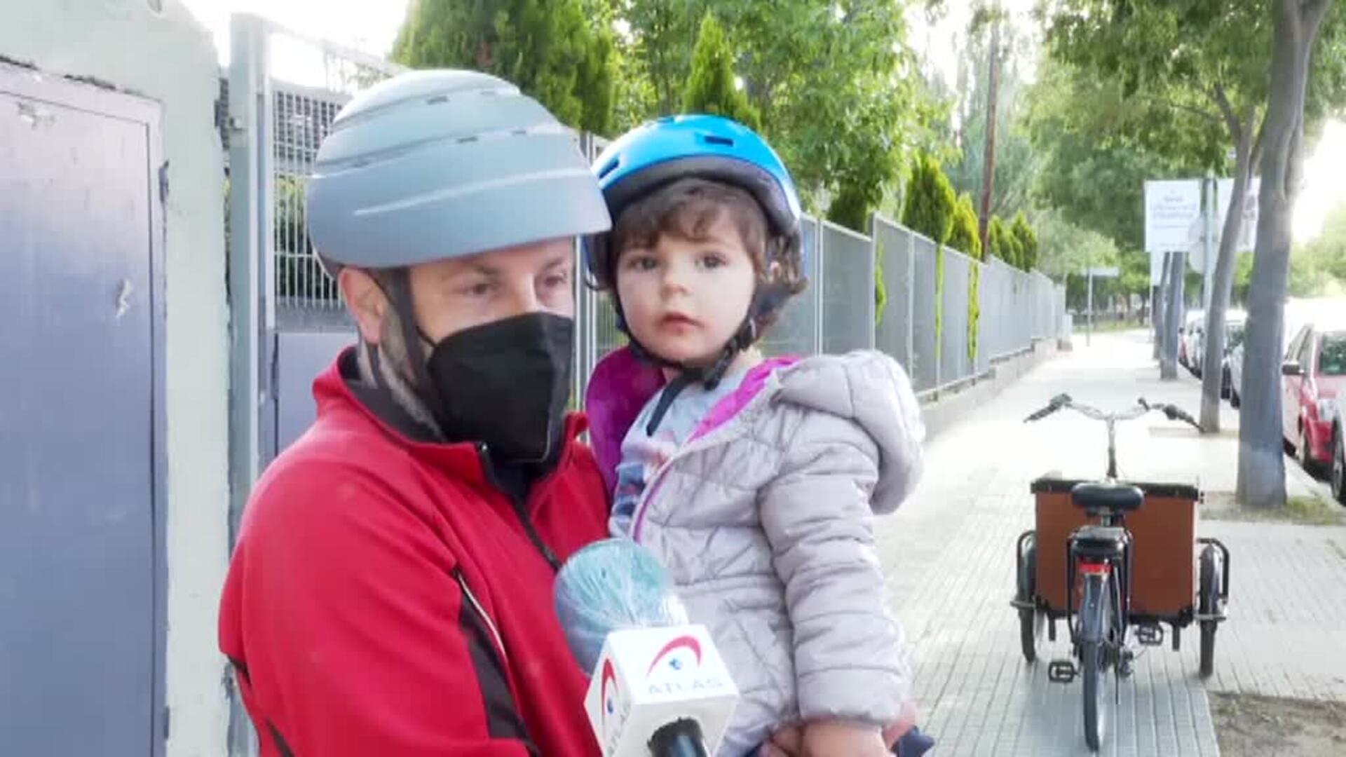 Las bicicletas de carga se ponen de moda en Barcelona como alternativa no contaminante