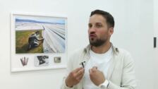 El artista de obras efímeras Saype presenta su primera exposición en solitario en París