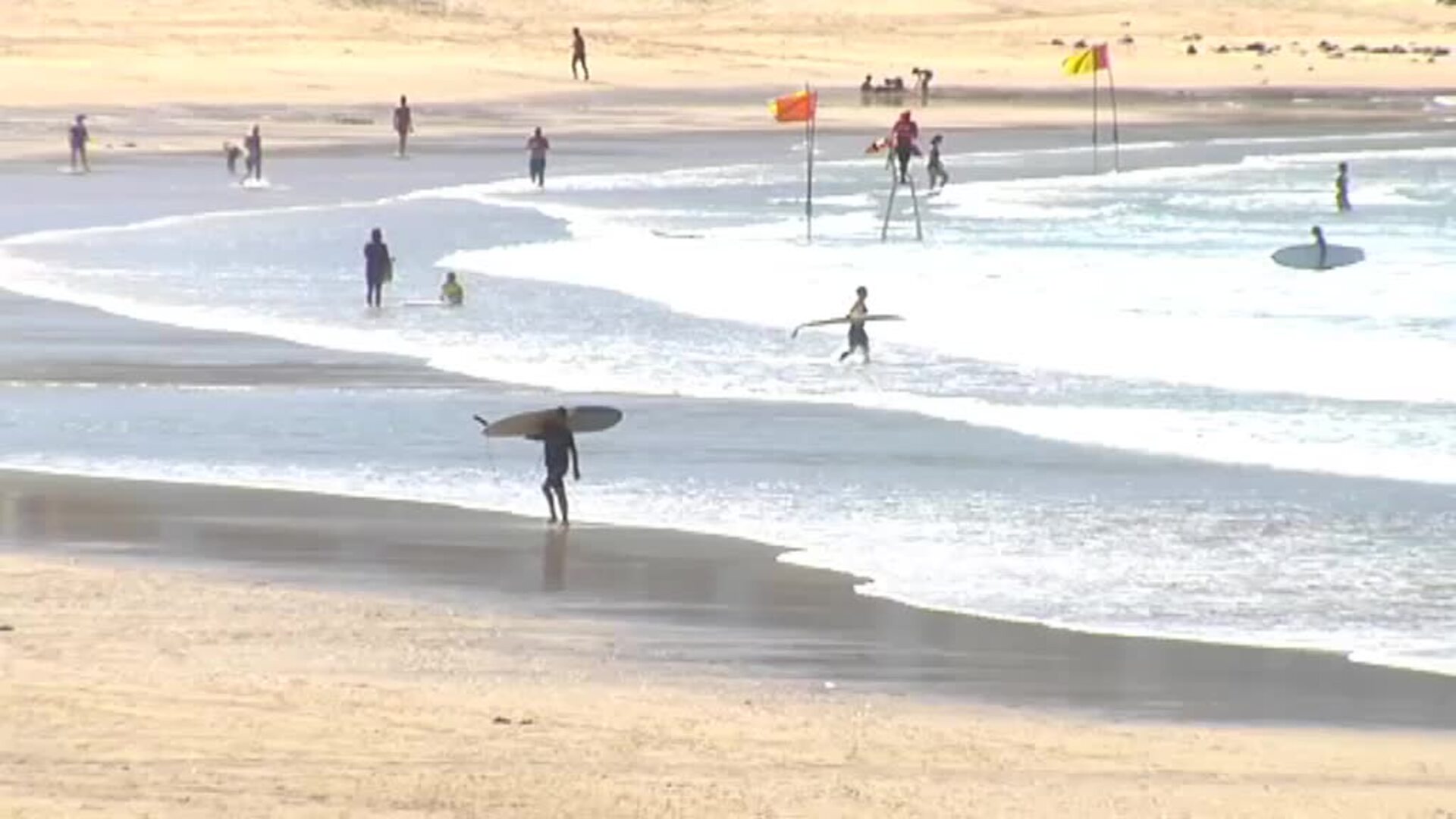 La surfista contagiada había llevado a su hijo al colegio por la mañana