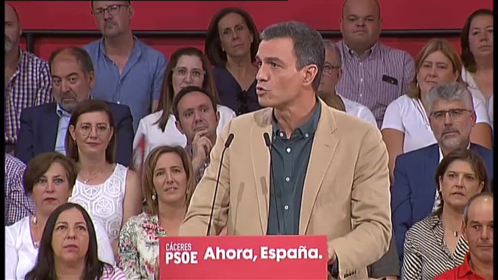 Sánchez pide no caer en el &quot;alarmismo&quot; ante un posible &quot;enfriamiento económico&quot;