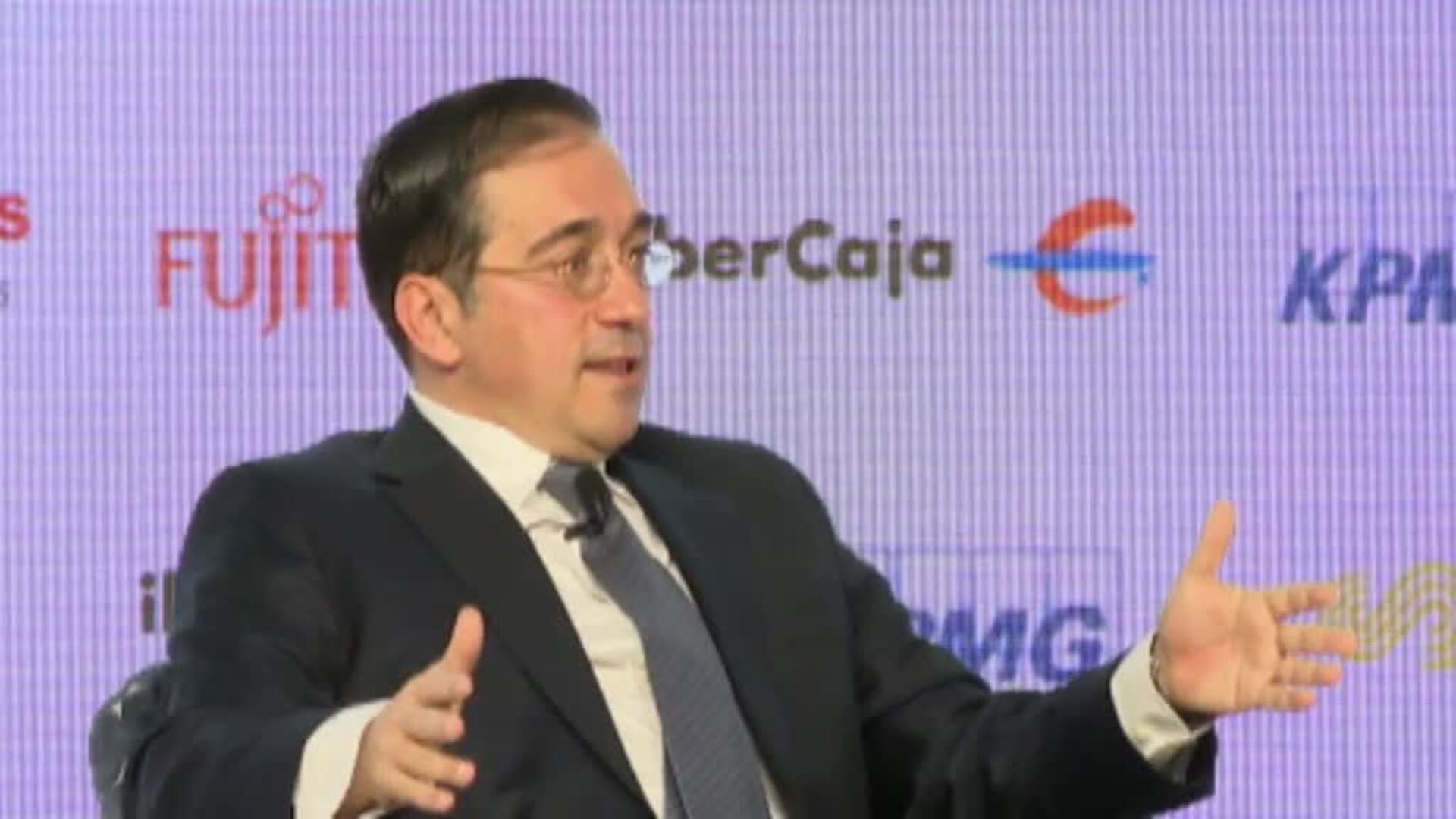 Albares: &quot;La mayor parte del gas viene de Argelia y ese está garantizado&quot;