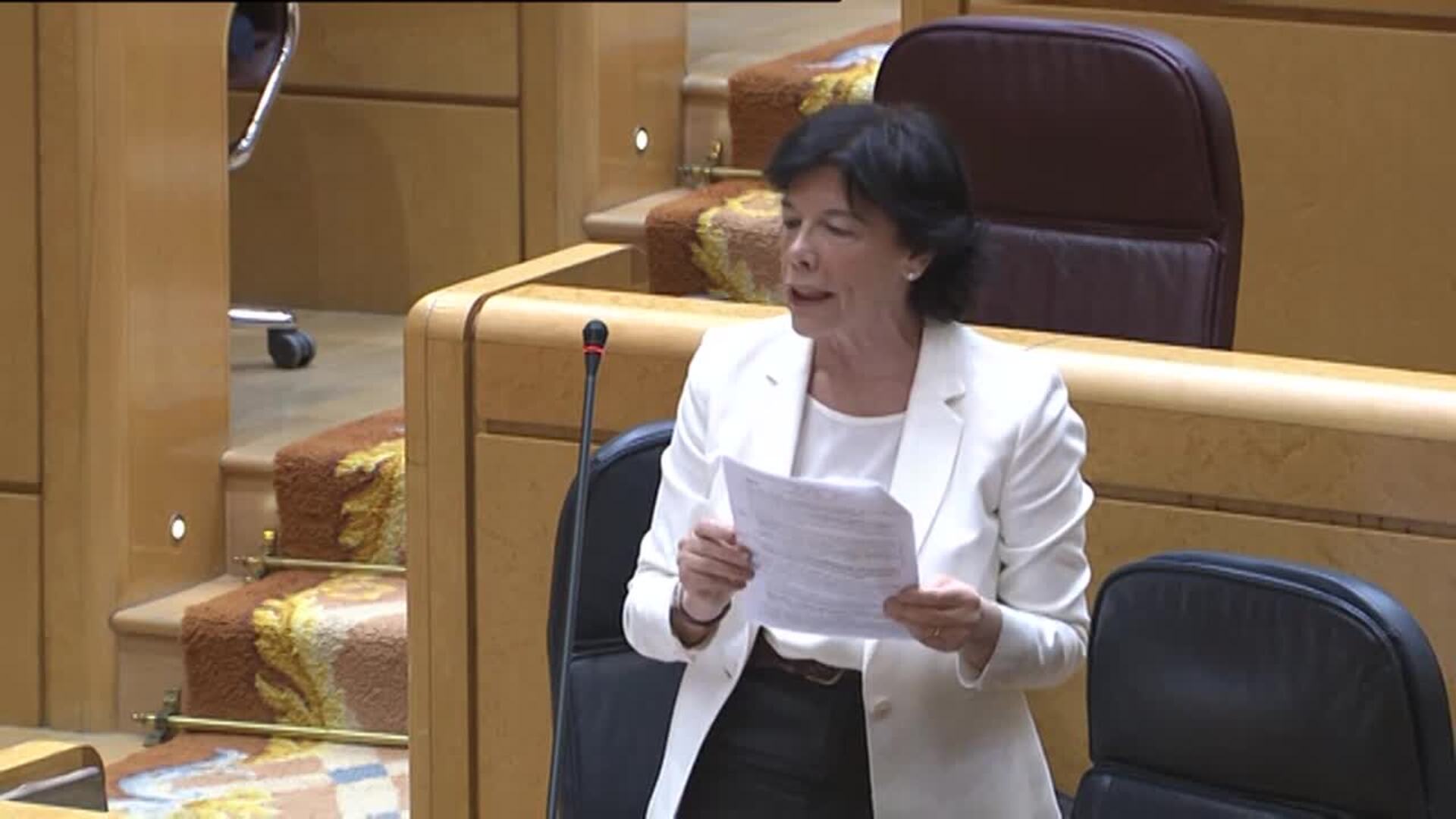 Celaá acusa al PP de &quot;apuntarse al bulo&quot; del cierre de colegios especiales