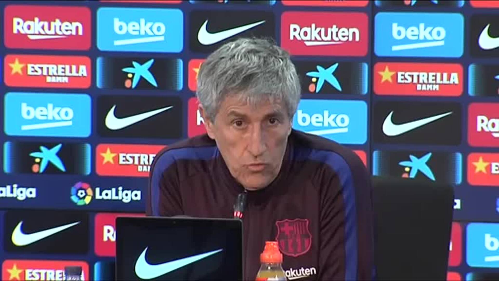 Setién: &quot;Cada mañana cuando me despierto pienso... &#039;hostia&#039;, voy a entrenar a estos jugadores&quot;