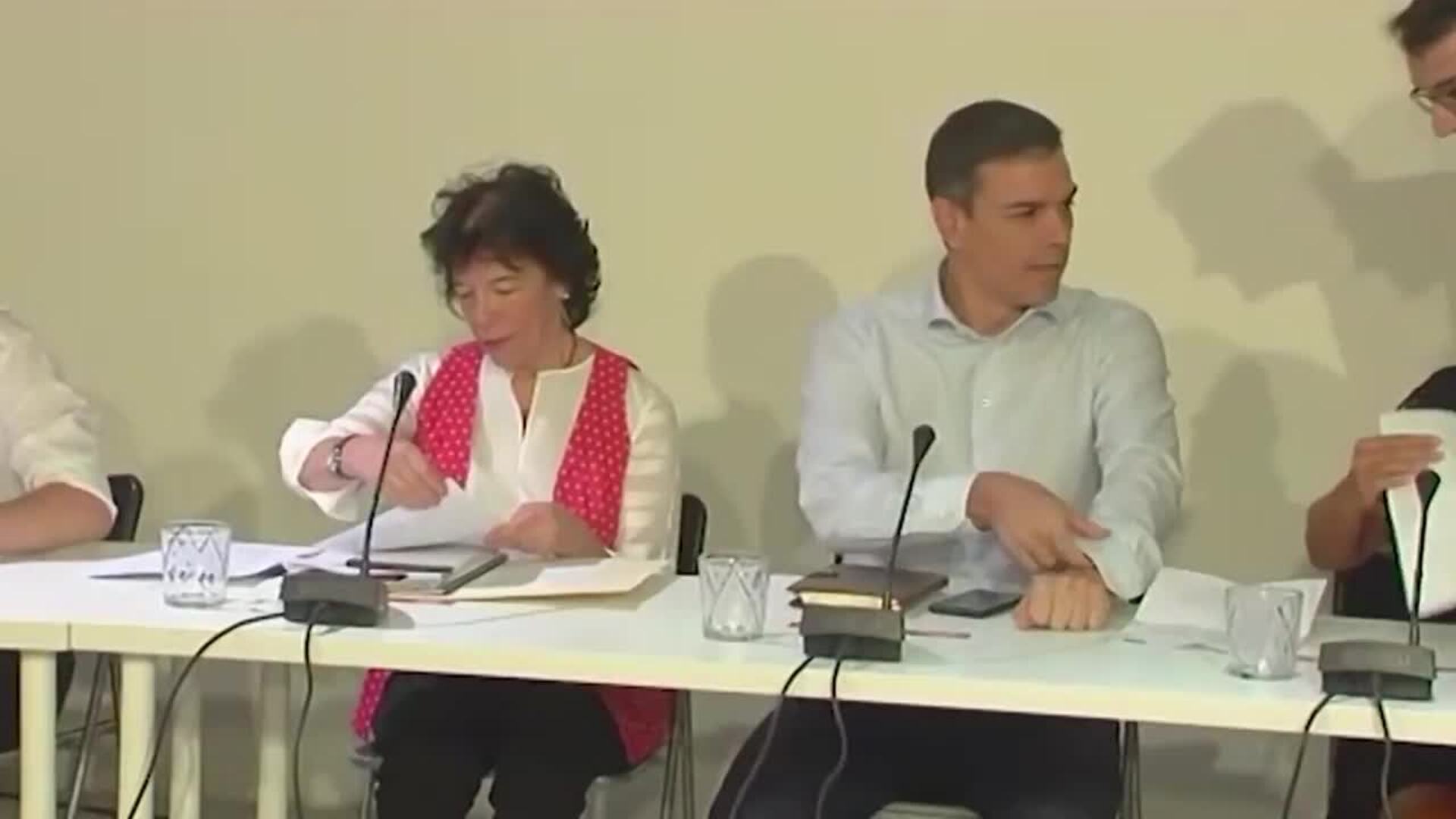 Open Arms a la espera de una decisión para desembarcar