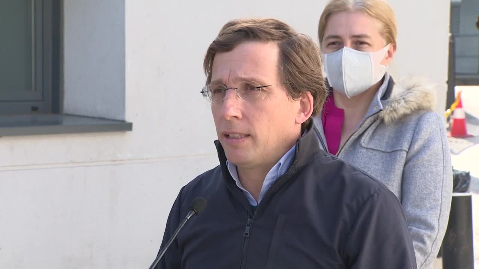 Almeida reitera el &quot;apoyo total y absoluto&quot; del Ayuntamiento de Madrid a Felipe VI