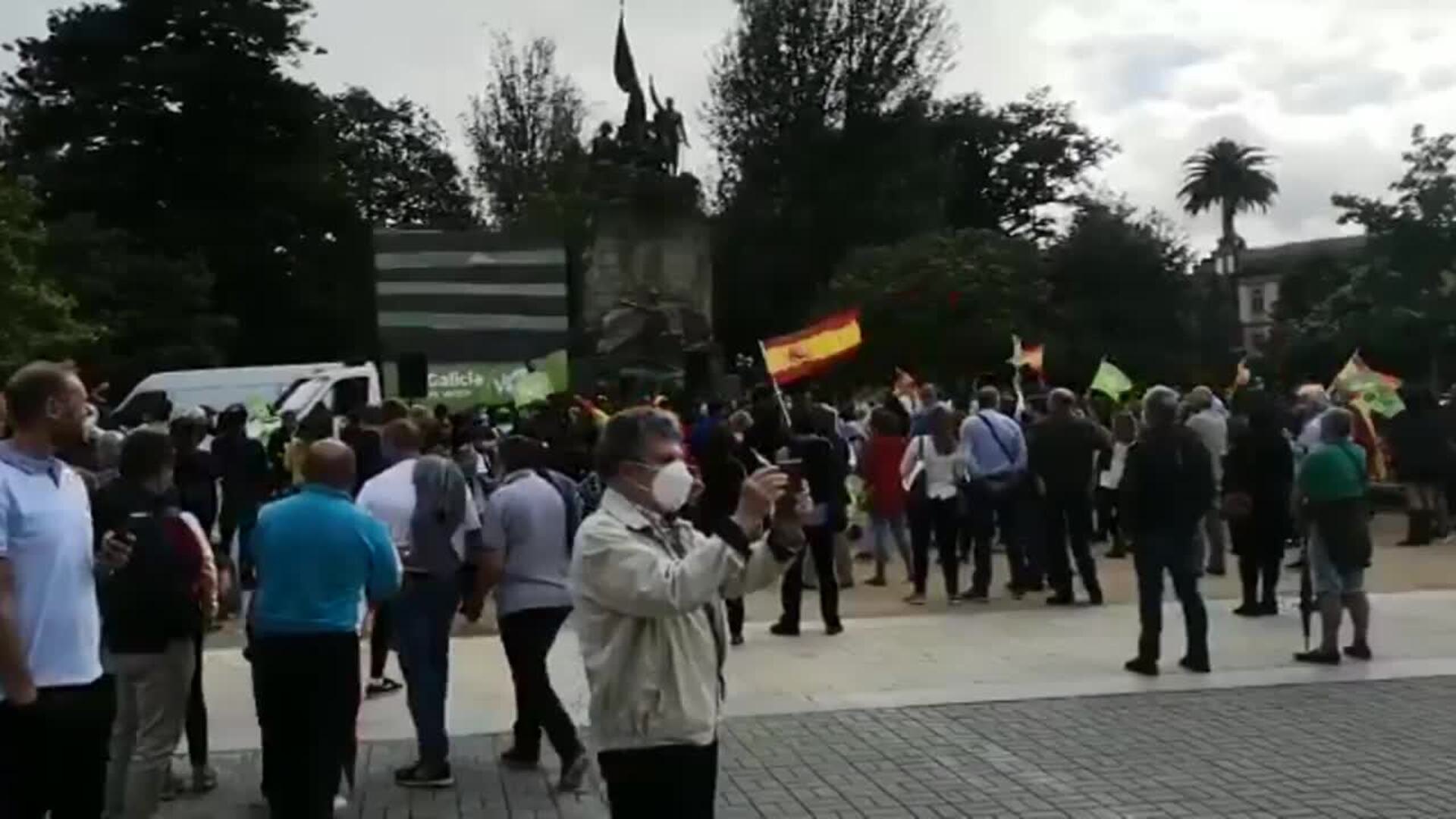 Reciben a gritos de &quot;fascista&quot; a Ortega Smith en Pontevedra