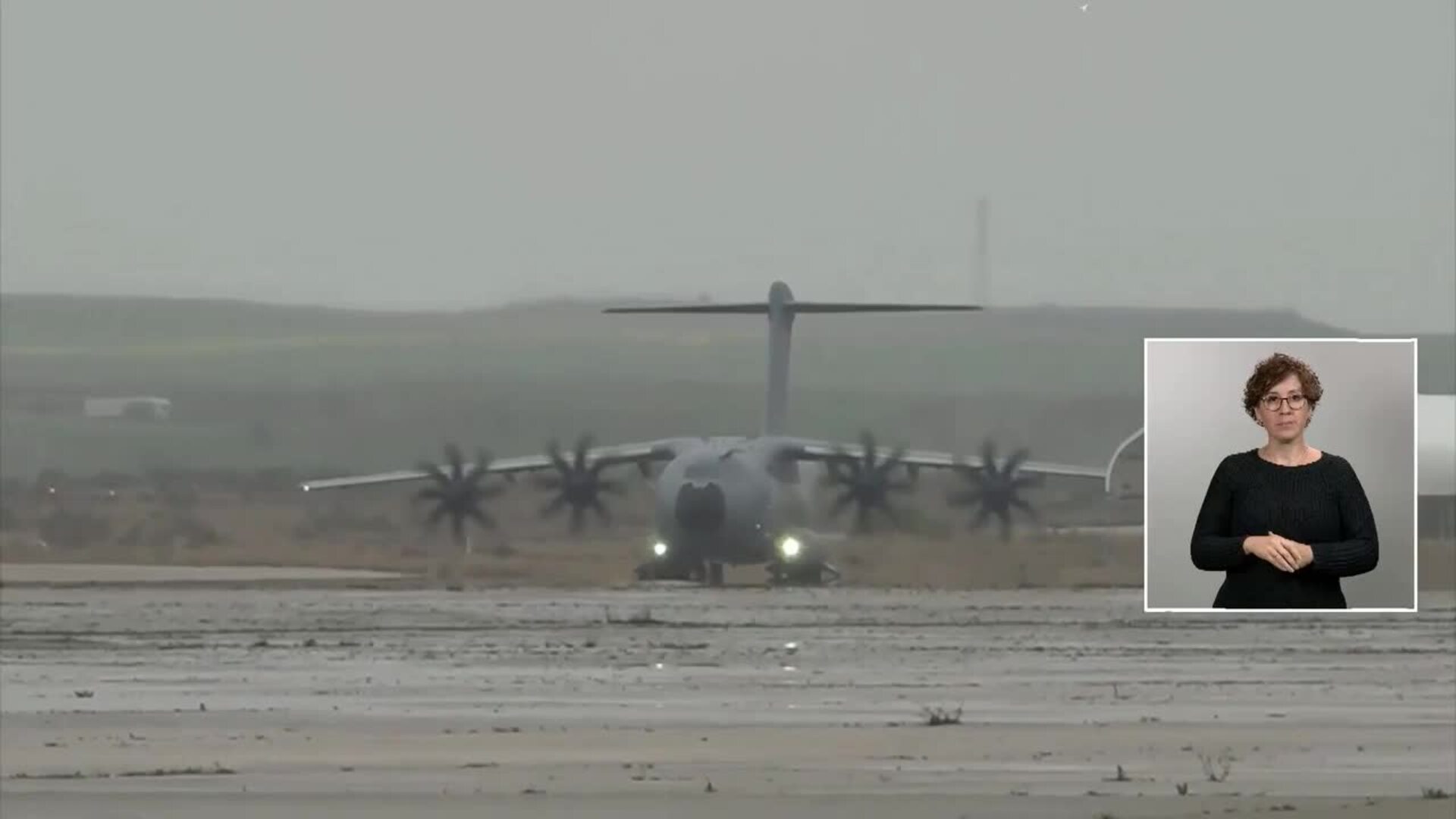 Llega a Madrid el avión cargado con 14 toneladas de material sanitario