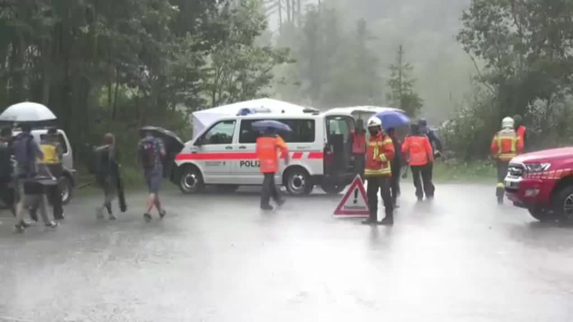 Tres españoles han muerto y uno ha desaparecido mientras hacían barranquismo en Suiza