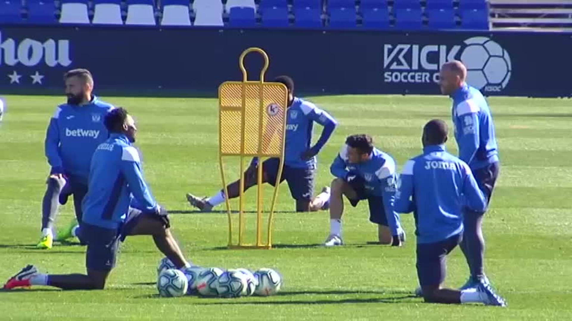 Braithwaite se entrena a la espera de fichar por el Barça