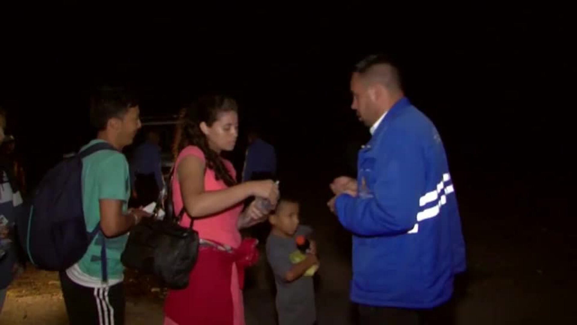 Más de 1.300 migrantes cruzan la frontera entre Honduras y Guatemala