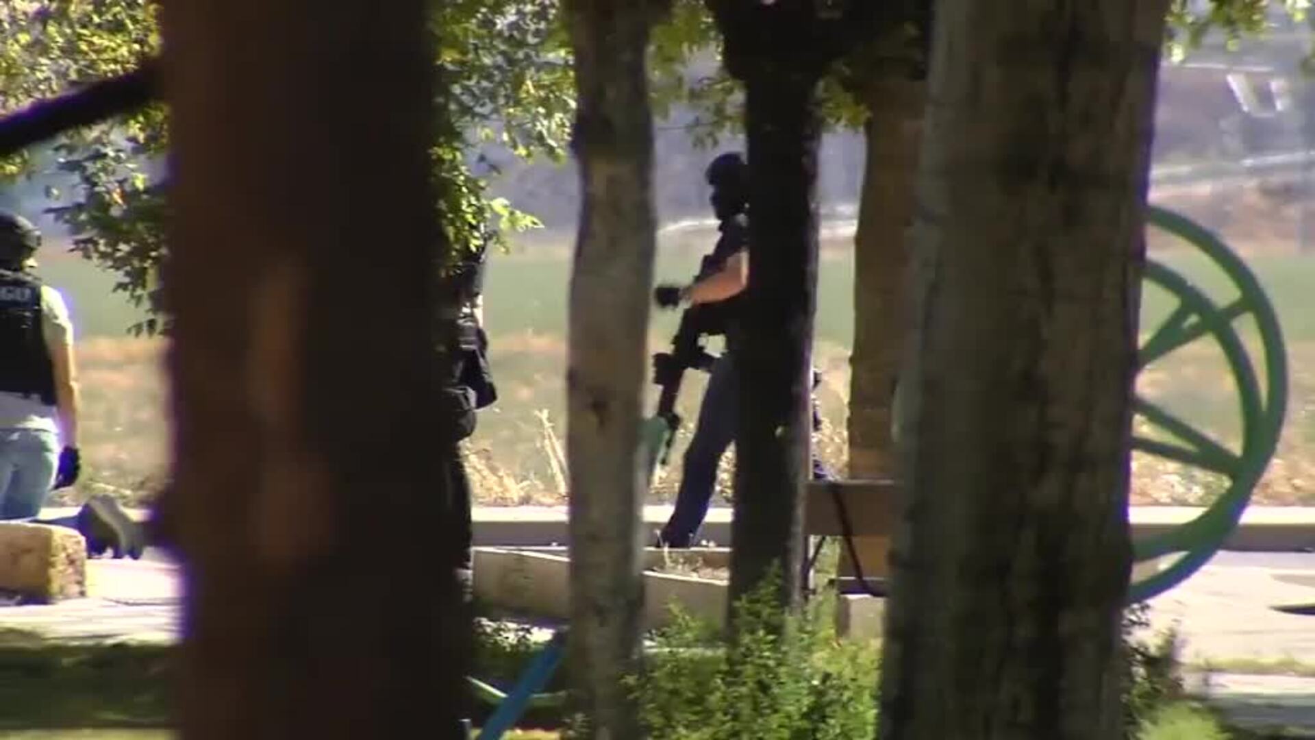 Un hombre se entrega a la Guardia Civil tras llevar 13 horas atrincherado con un rehén en Valladolid