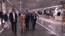Illa y Chivite visitan las instalaciones de Volkswagen Navarra