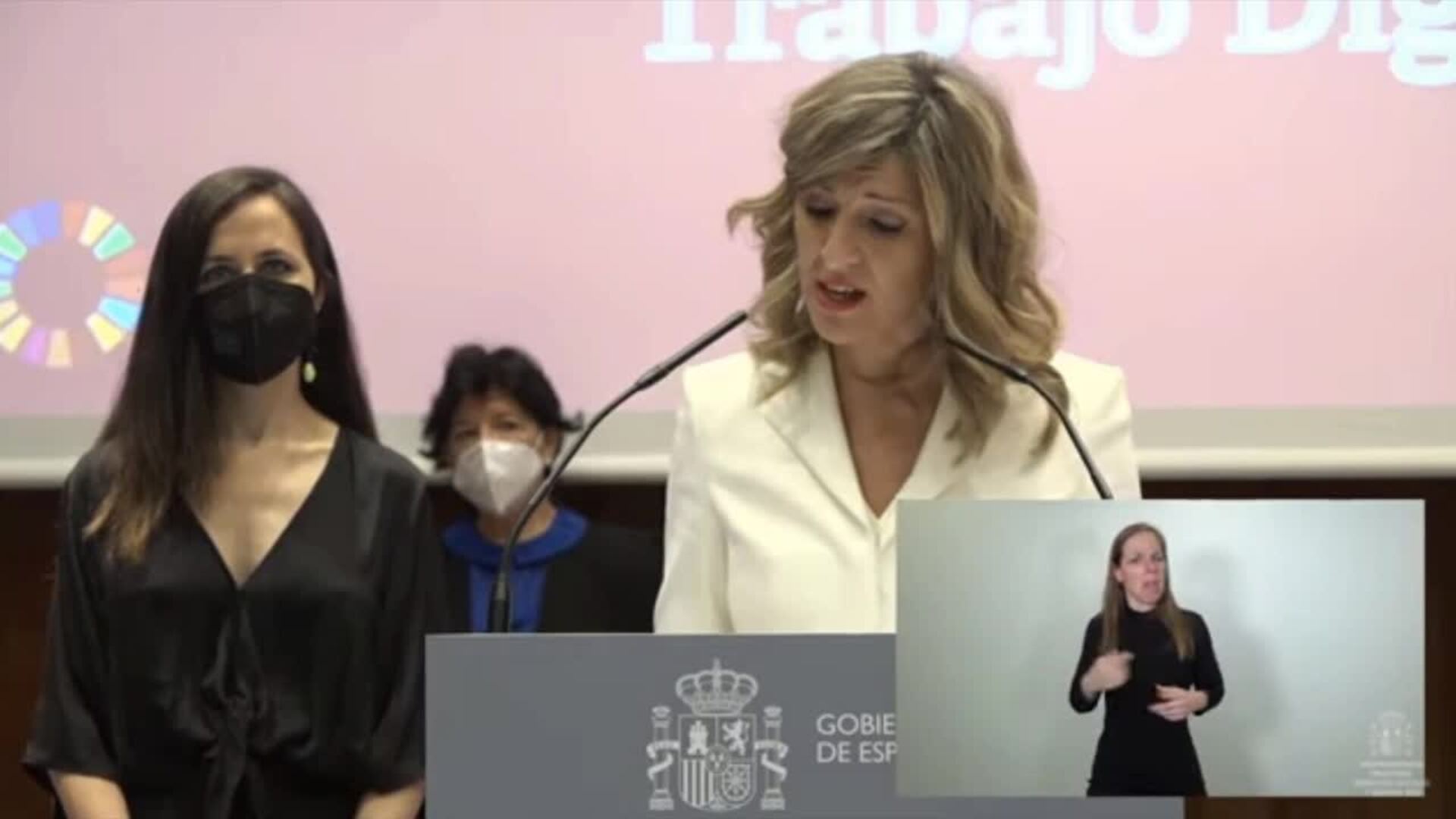 Díaz da las gracias a Iglesias por su trabajo &quot;contra viento y marea&quot;