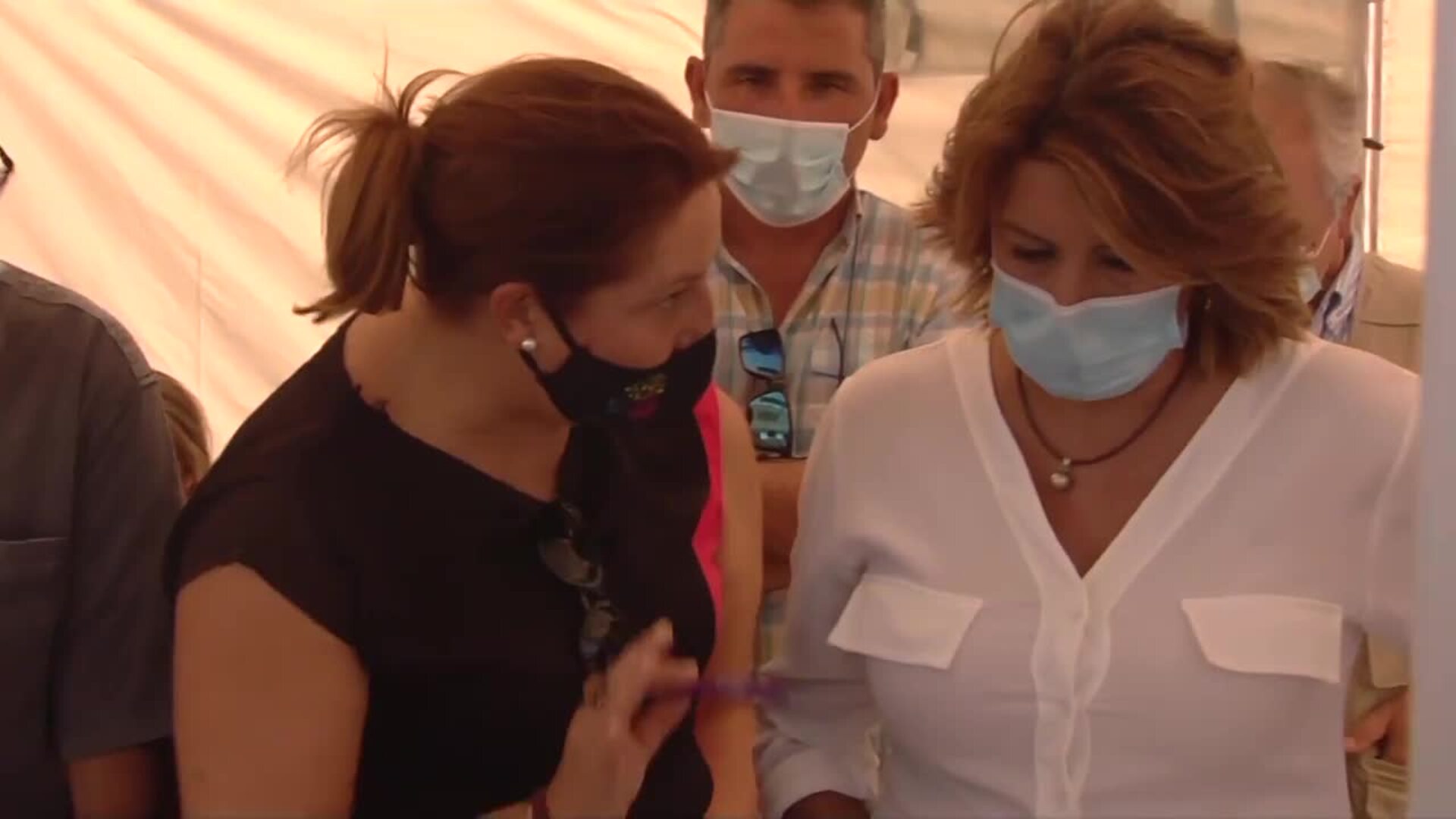 Siguen activos cinco focos en el perímetro del fuego de Almonaster