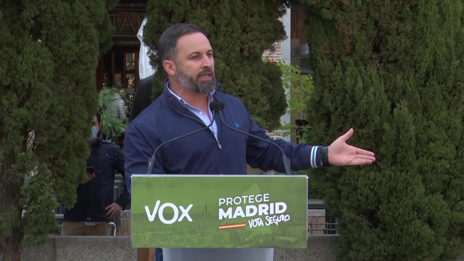 Abascal: &quot;Tenemos el deber de proteger los derechos de los españoles&quot;