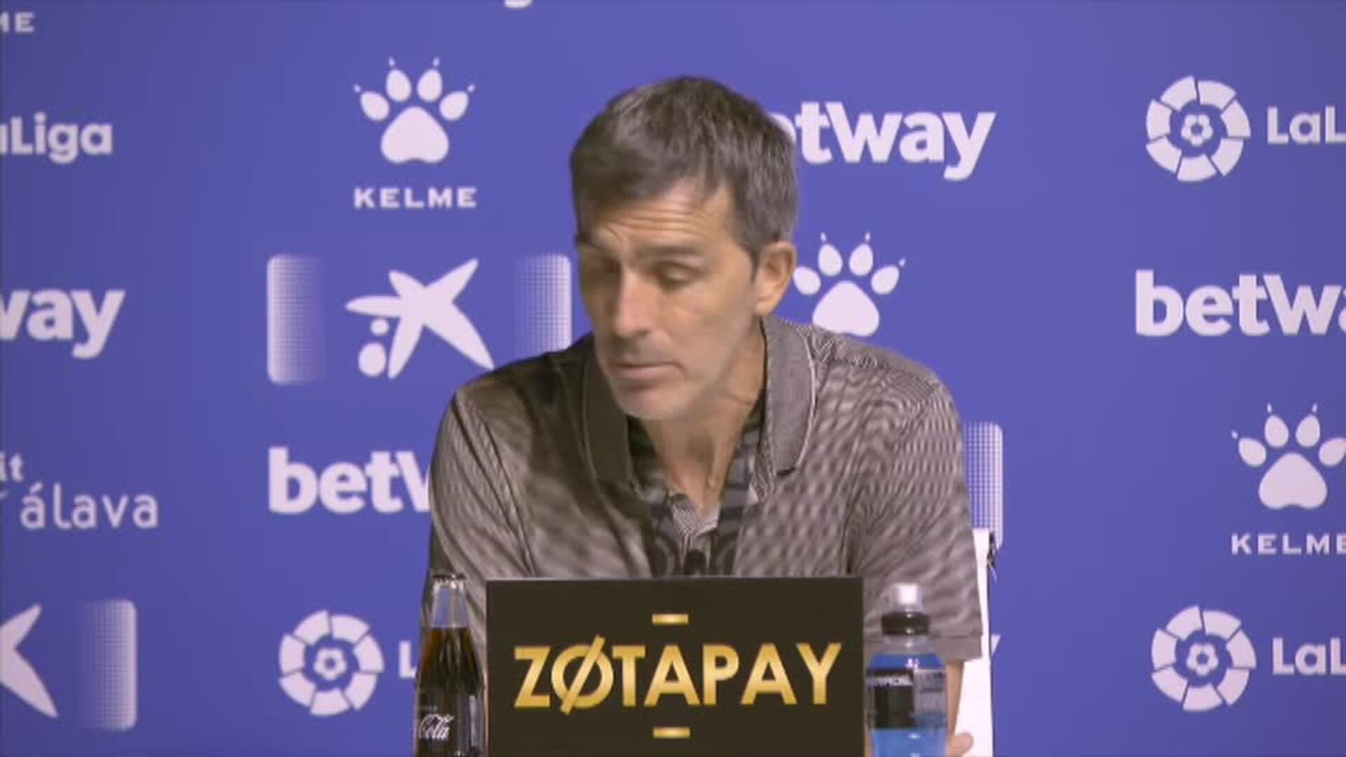 Al Barça golea al Alavés para cerrar la Liga