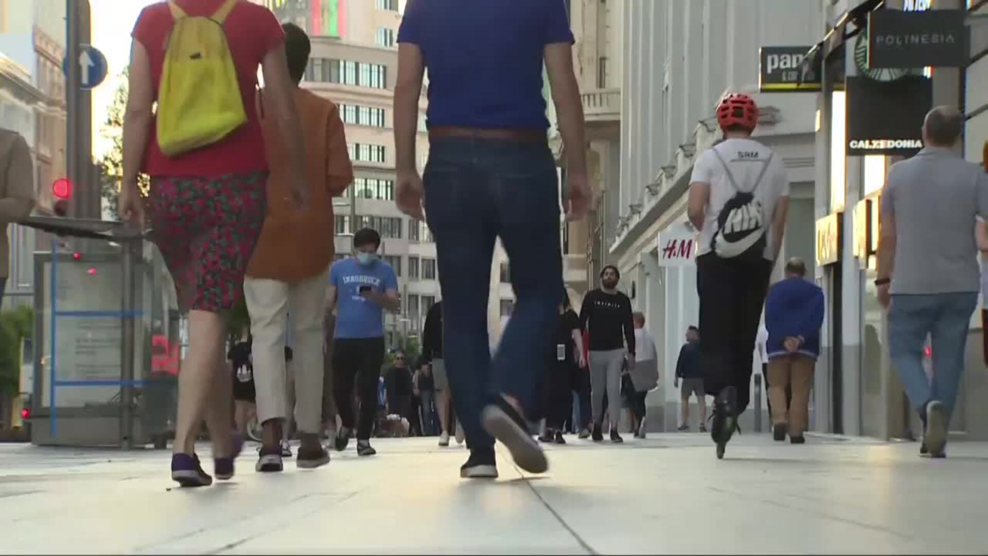 Gran Vía se llena de vida con el segundo día de permiso para pasear