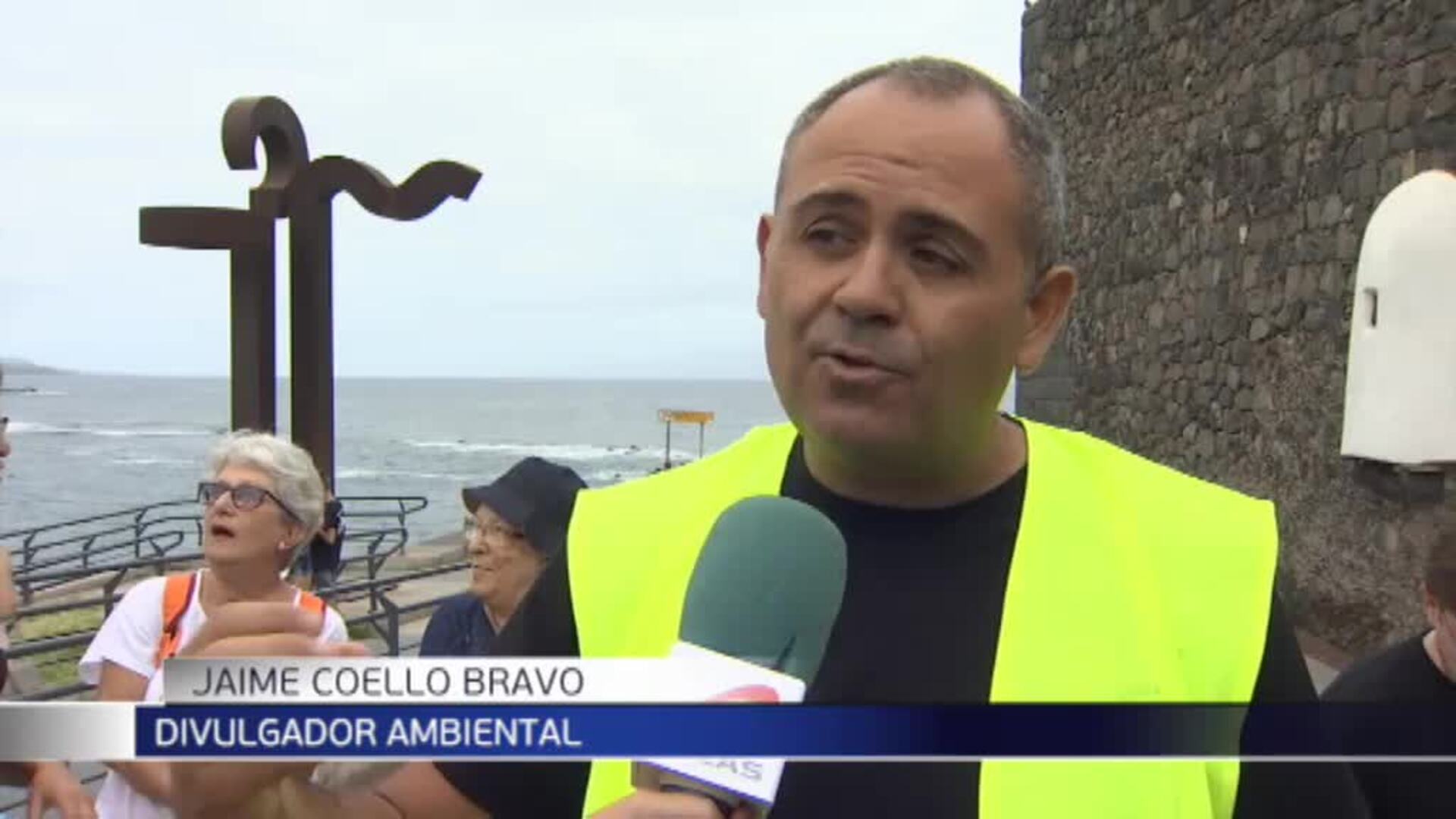 Tenerife &quot;tumba&quot; los túmulos levantados en sus playas
