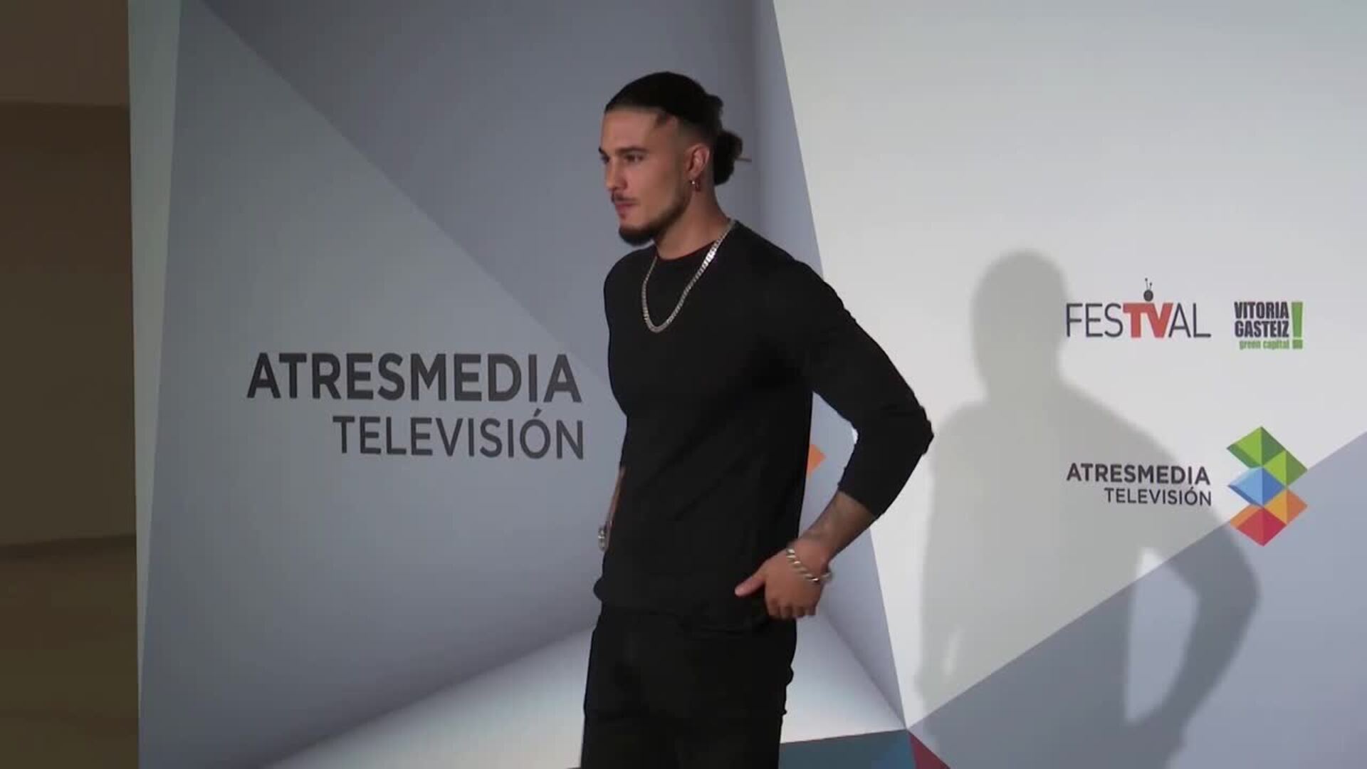 Carlo Constanzia sale en defensa de su madre, Mar Flores