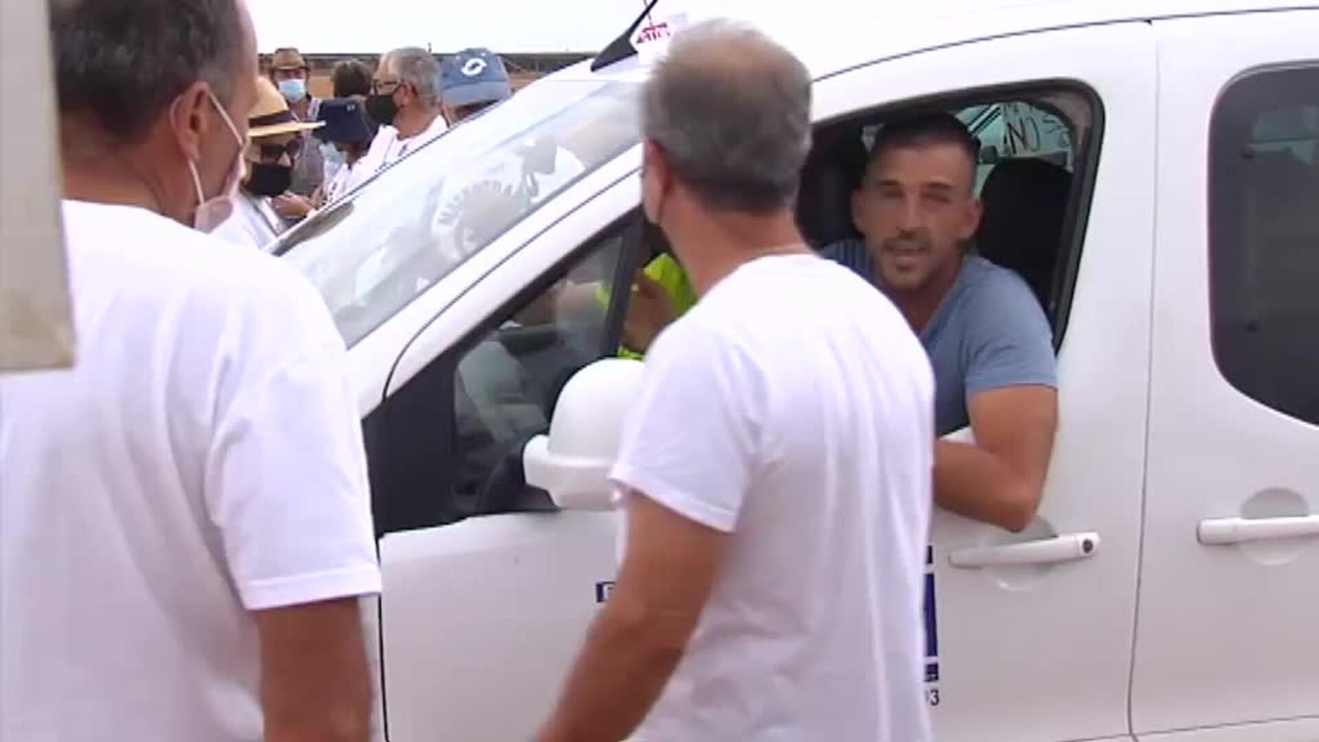 Máxima tensión en Quintanar del Rey tras intentar los vecinos impedir el paso a los trabajadores de la macrogranja de cerdos