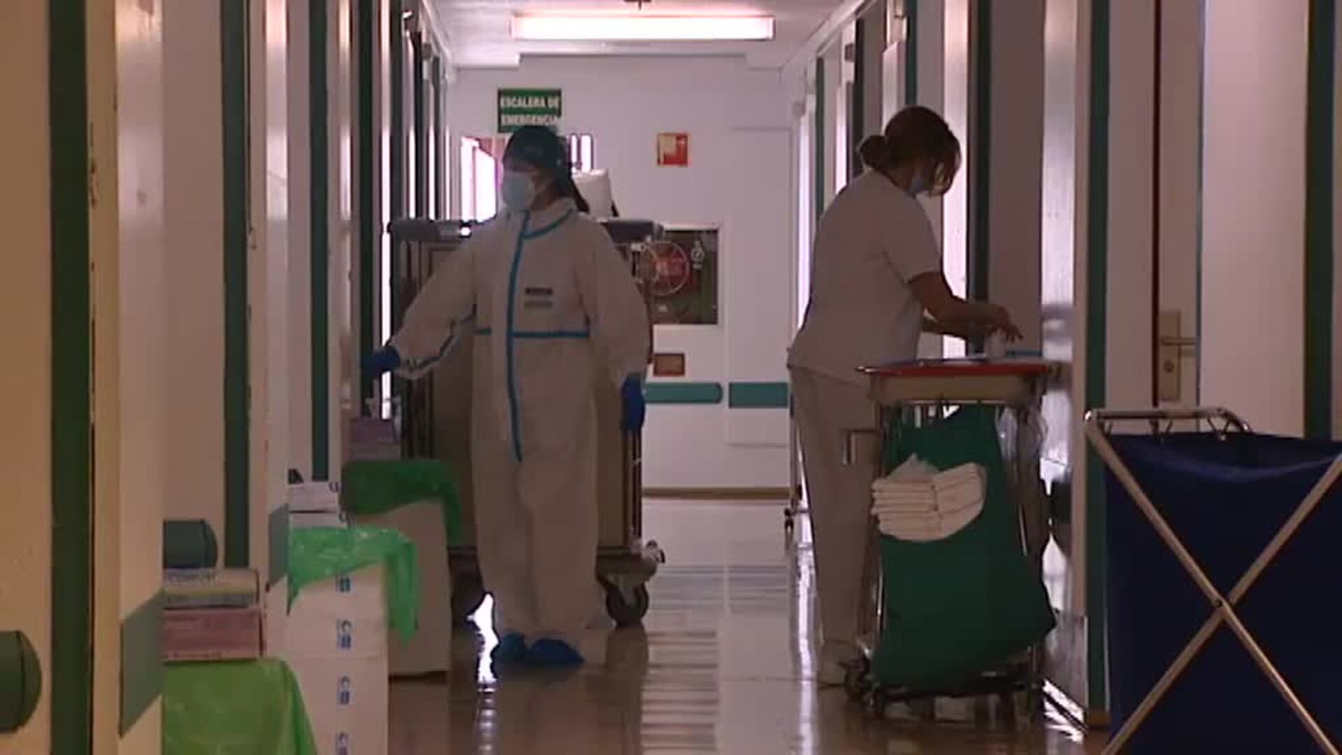 El Gobierno estudia con las comunidades autónomas obligar a los sanitarios a vacunarse