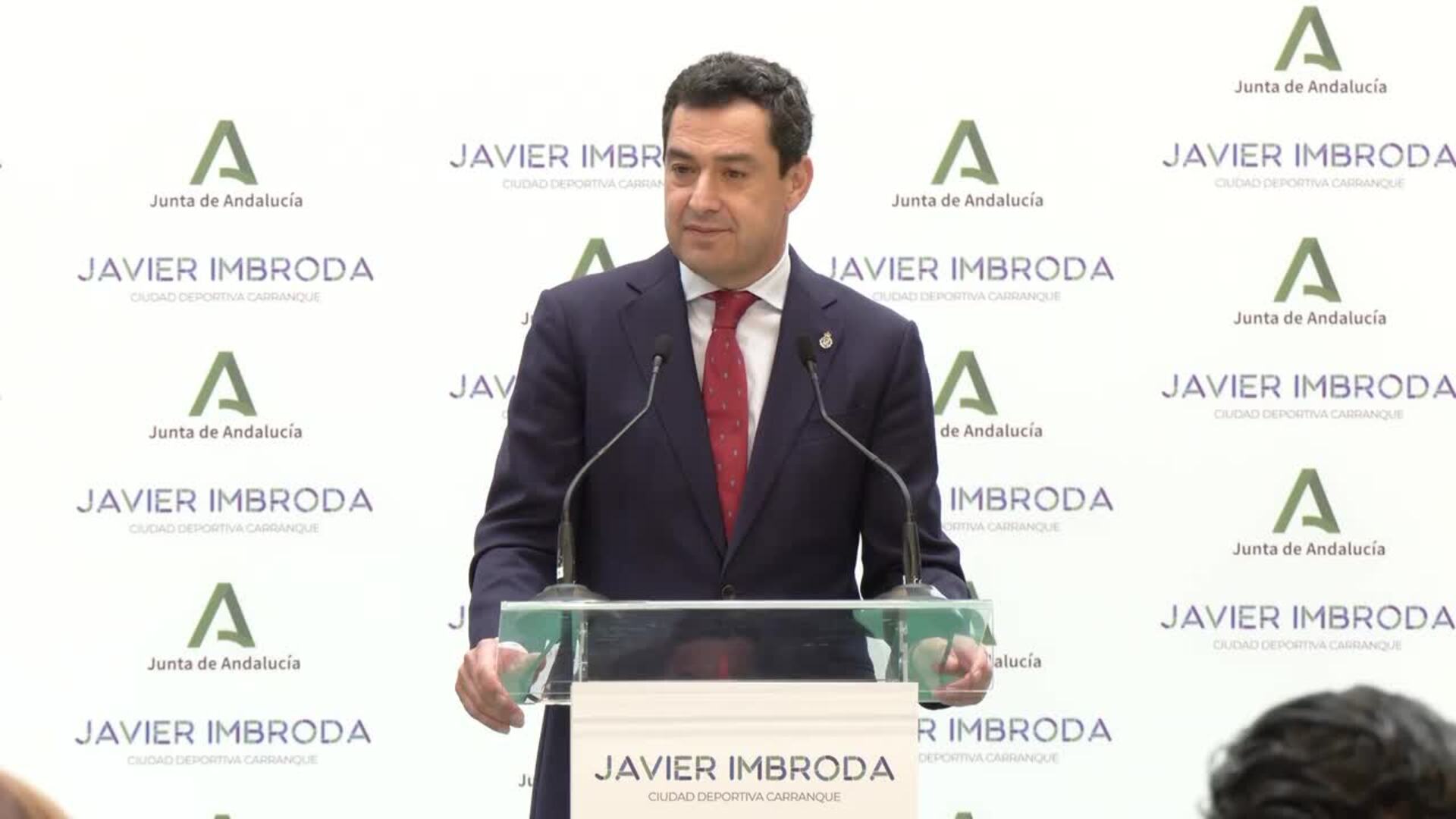 La Ciudad Deportiva de Carranque pasa a llevar el nombre de Imbroda para mantener su legado