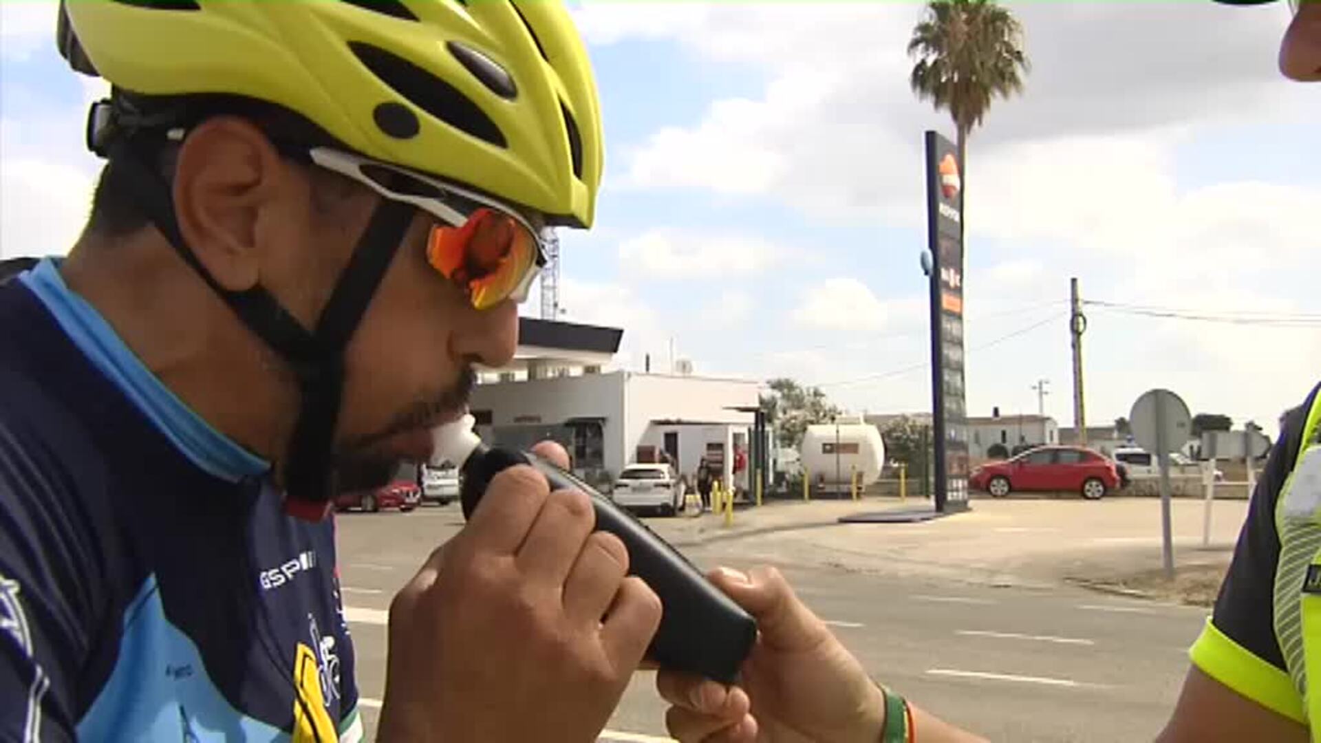 Dispositivo especial de la DGT para incrementar la seguridad de los ciclistas