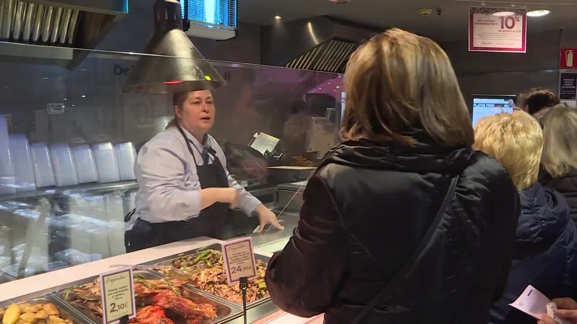 Platos preparados para disfrutar de la cena de Nochebuena