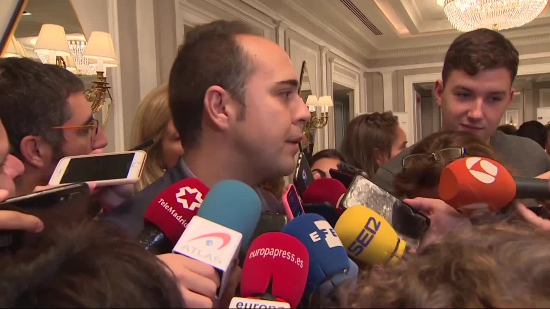 El juzgado levanta la suspensión del grupo mixto