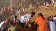 Carrera lenta y marcada por el calor del toro enmaromado de Benavente