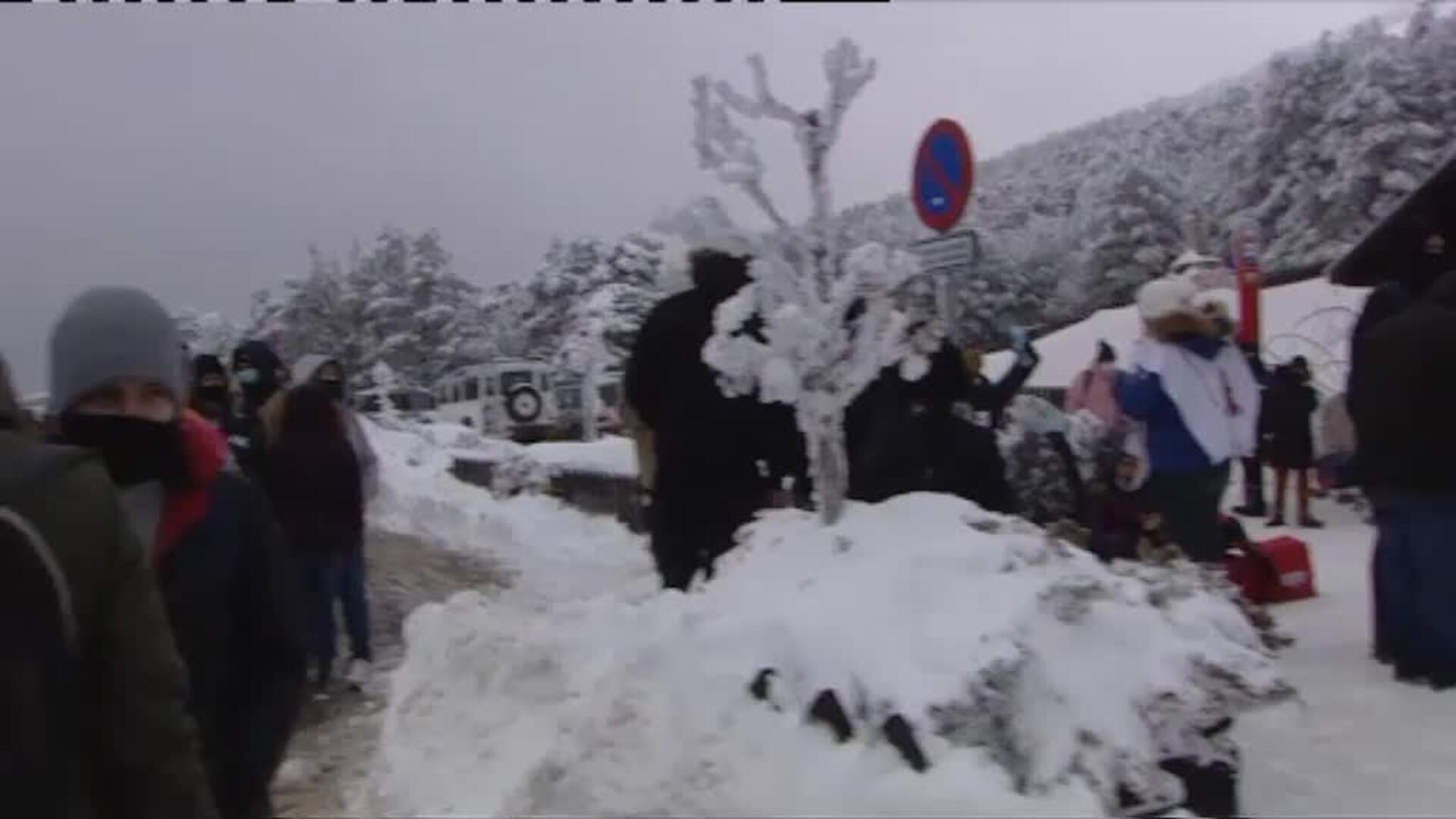 Se vuelven a cortar los accesos a la Sierra de Madrid por afluencia masiva