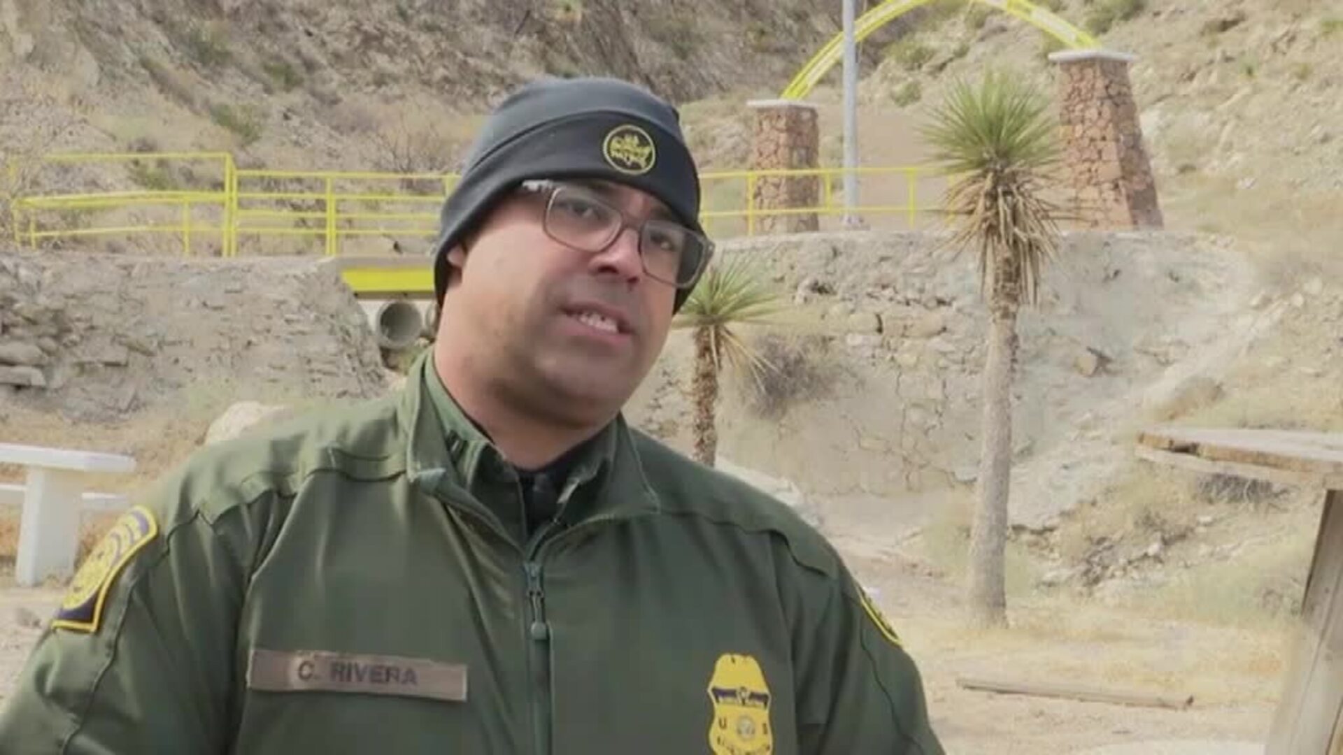 Adolescentes americanos se suman al drama de la migración en la frontera con México