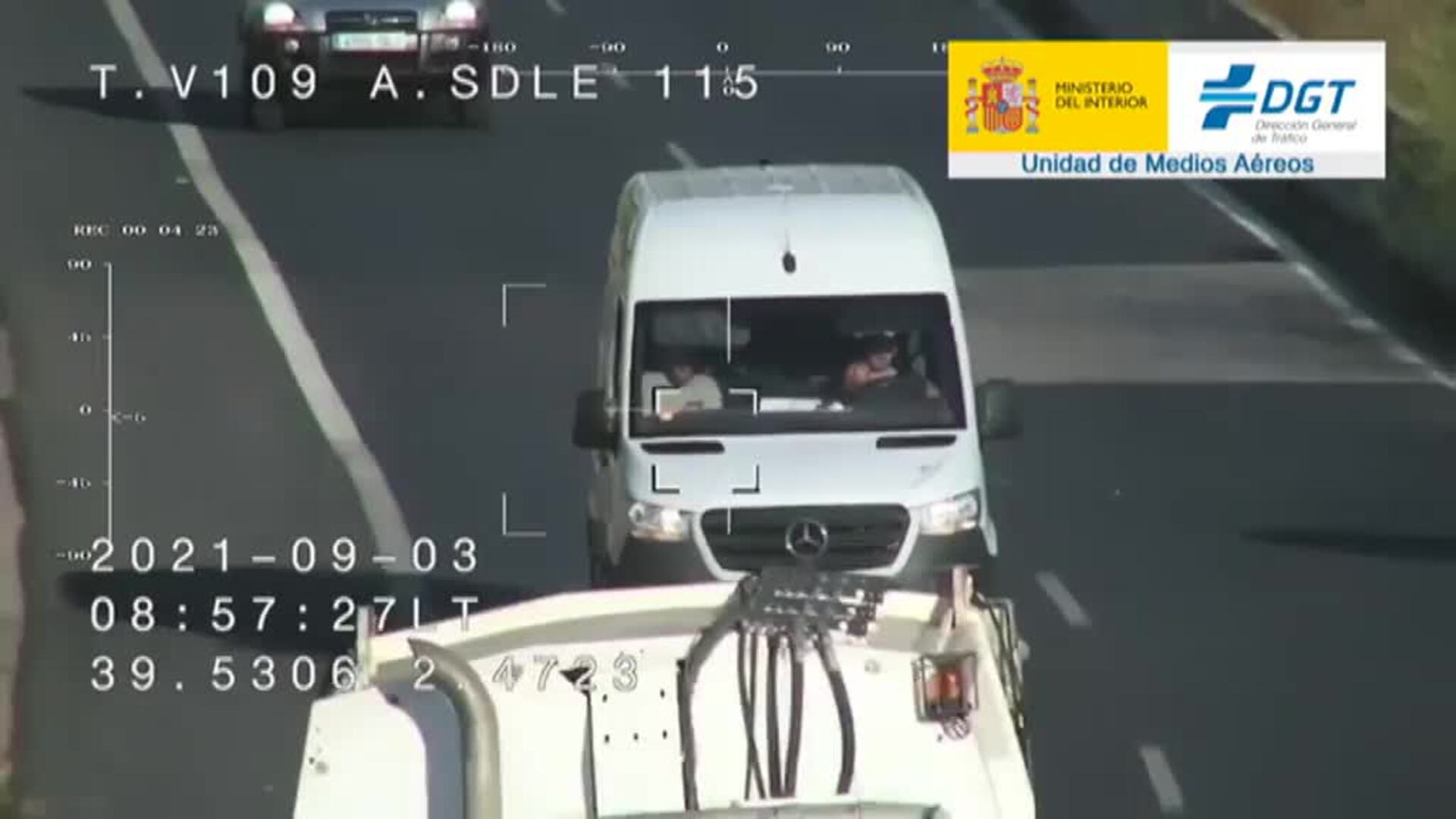 Así cazan a los &quot;móvil-adictos&quot; los 39 drones de la DGT