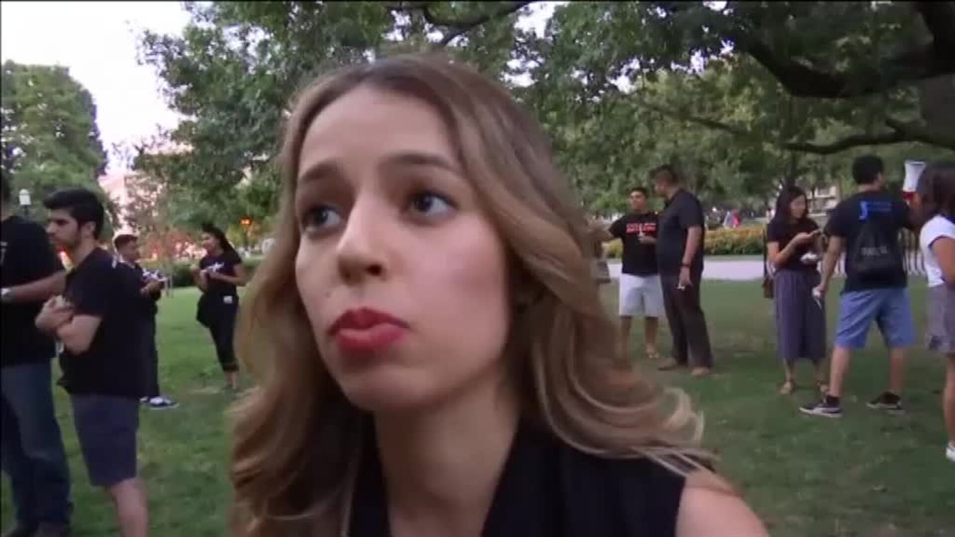 Vigilia por las víctimas de El Paso frente a la Casa Blanca