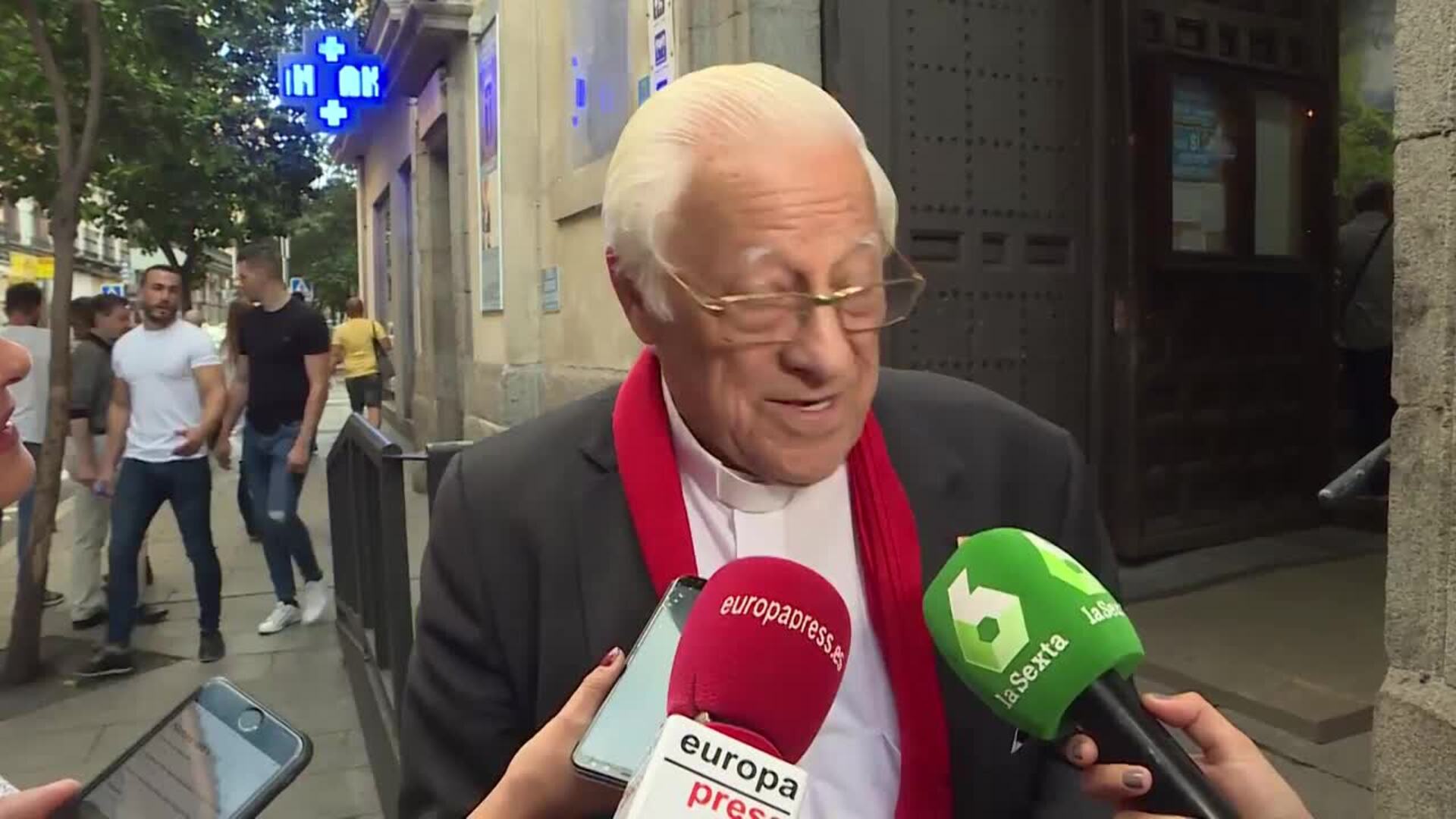 Padre Ángel opina sobre la exhumación de Franco