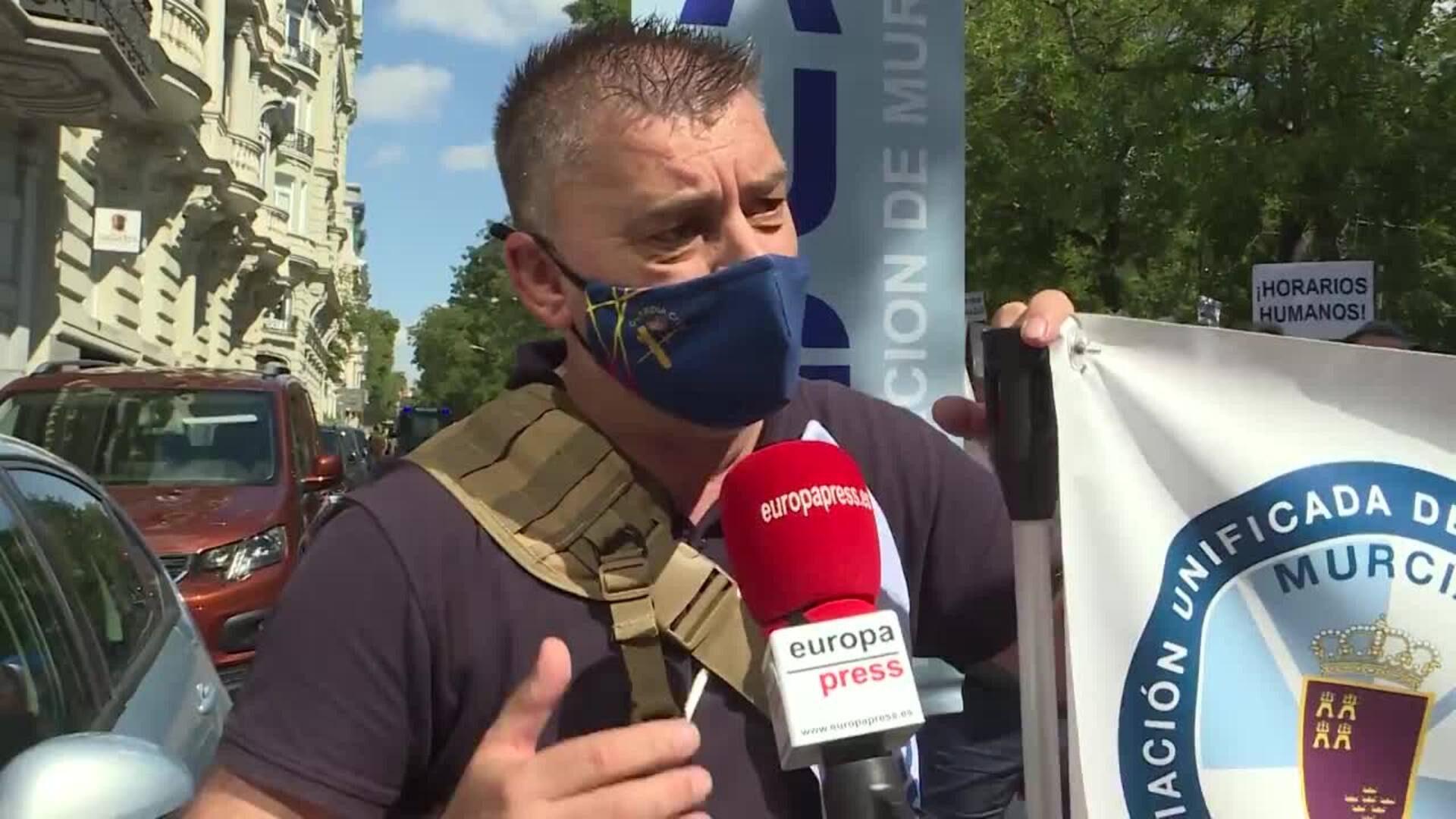 Guardias civiles se manifiestan para pedir la equiparación salarial