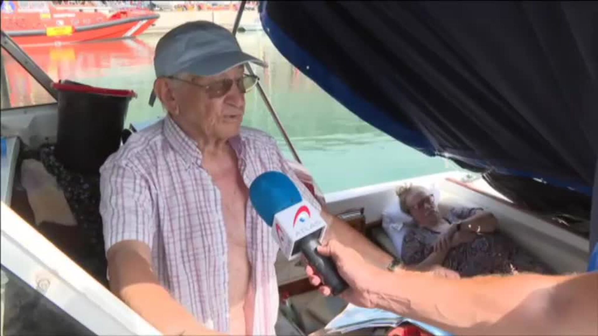 &quot;Teníamos esta lanchita y nos vinimos aquí&quot;