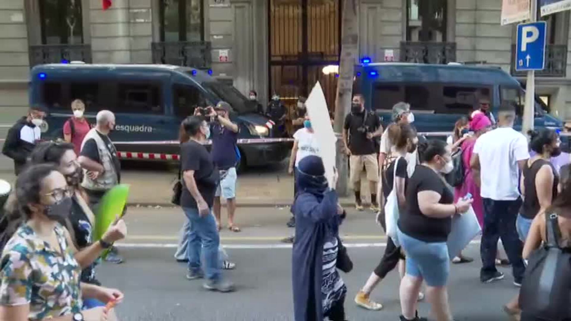 Manifestación en Barcelona por el Día del Refugiado en defensa de los derechos humanos