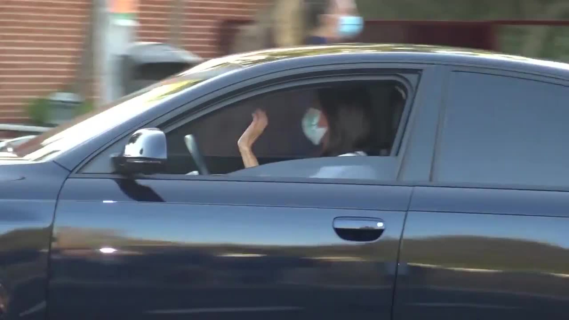 La Infanta Sofía vuelve al cole acompañada por su hermana y la Reina Letizia