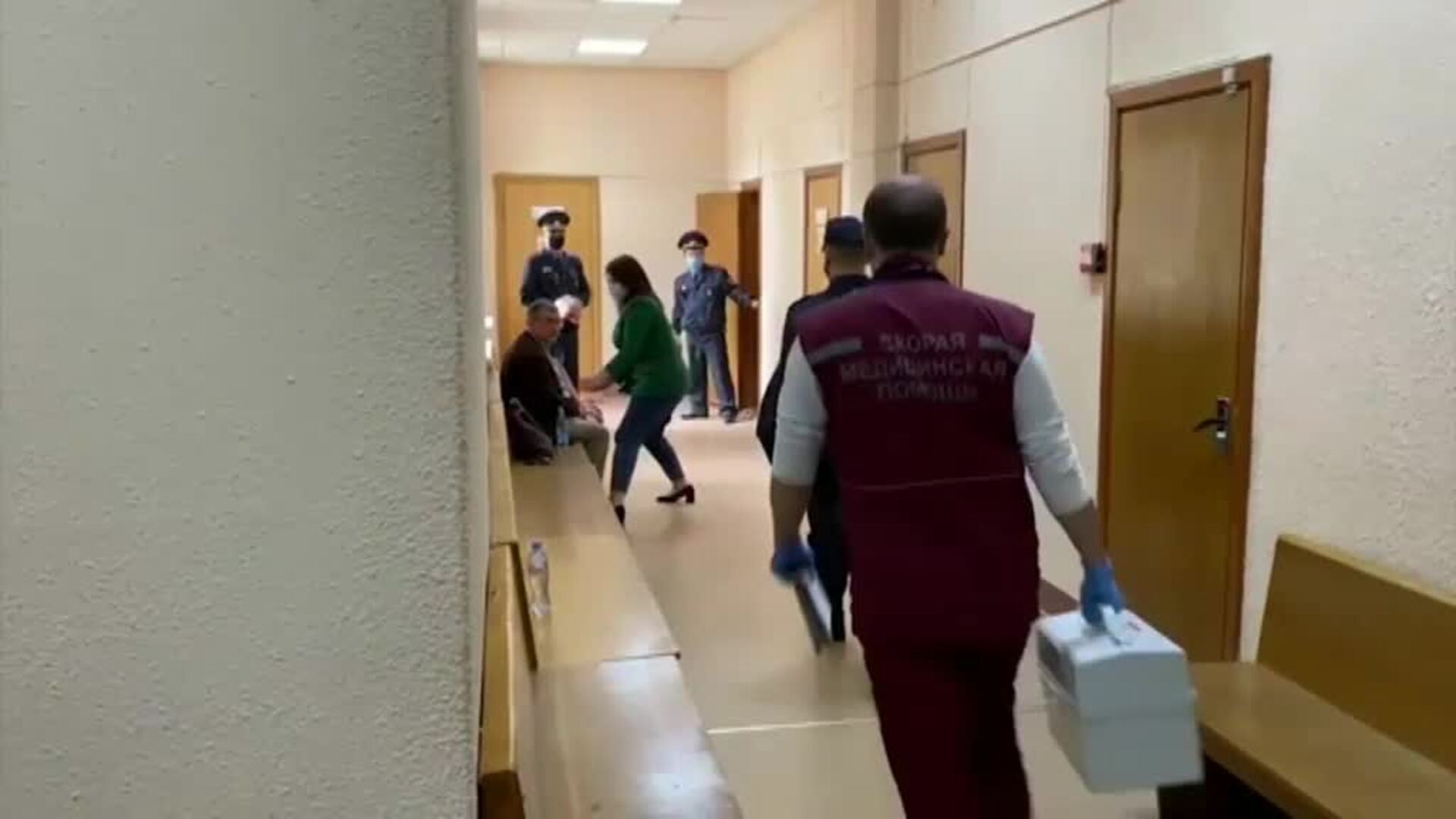 Prisionero político bielorruso se autolesiona con un bolígrafo en los juzgados