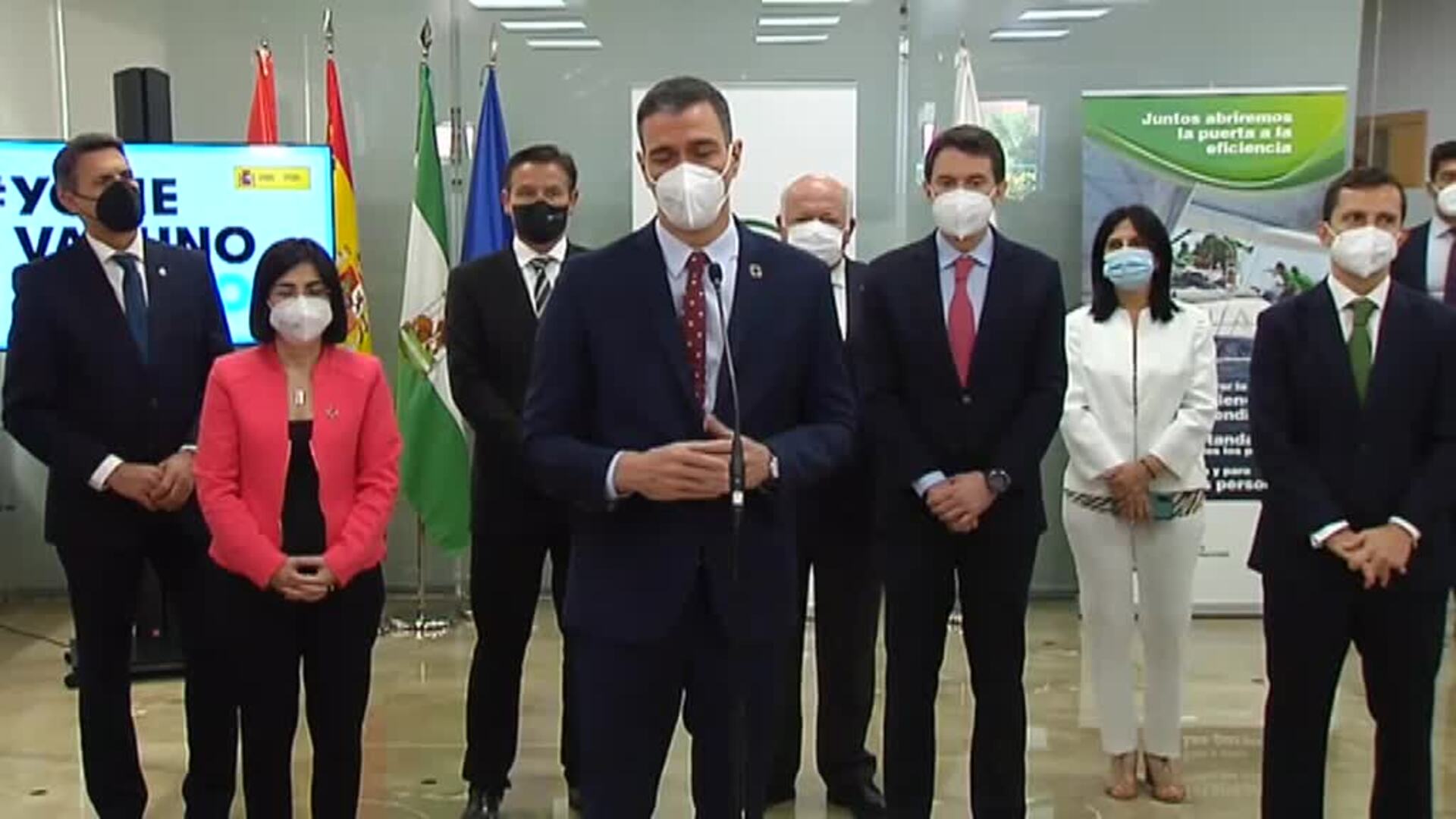 Sánchez presume del ritmo de vacunación y Casado le recuerda que el éxito no es suyo