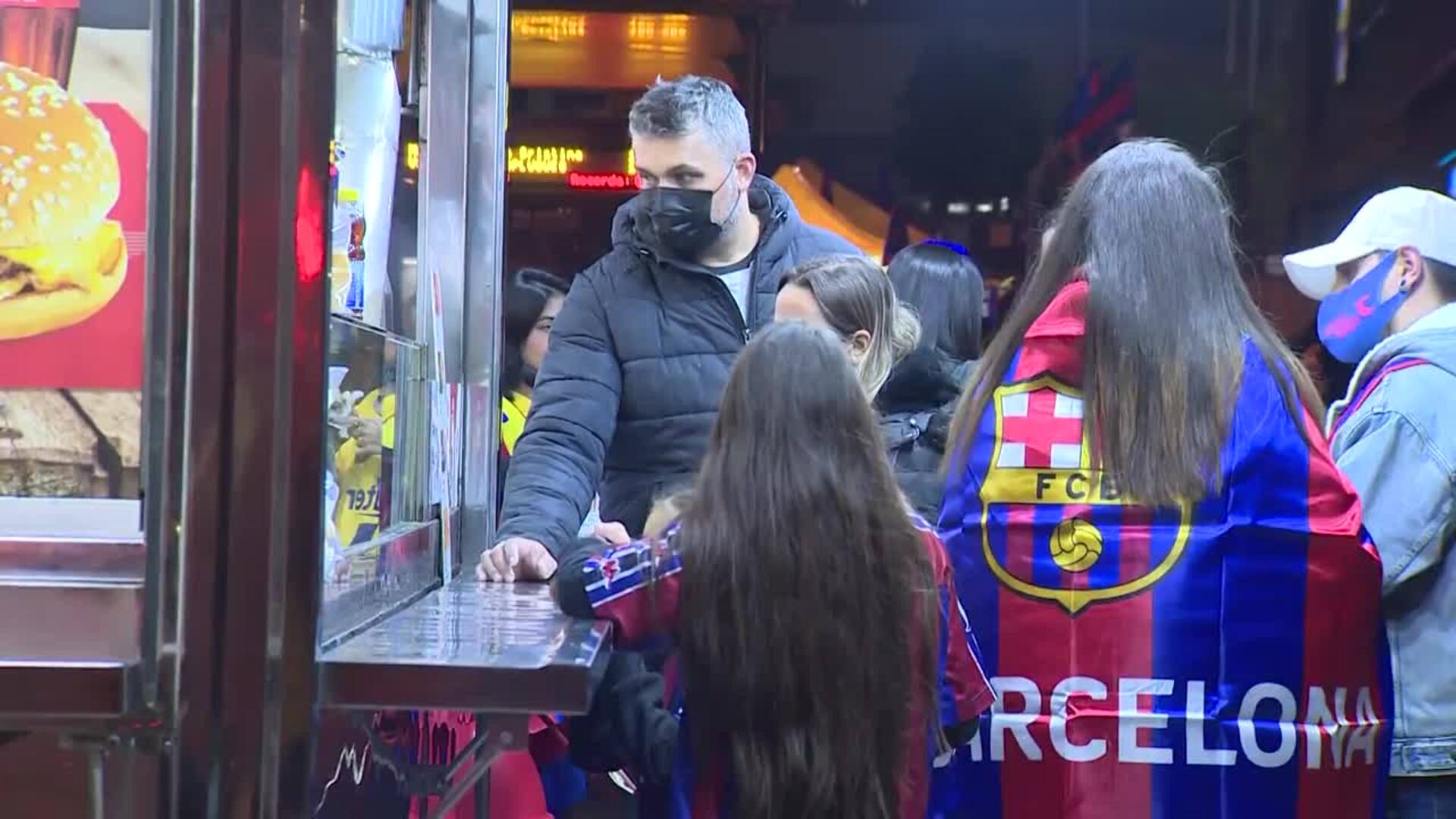 Xavi Hernández debuta como entrenador en el partido entre el Barcelona y el Espanyol