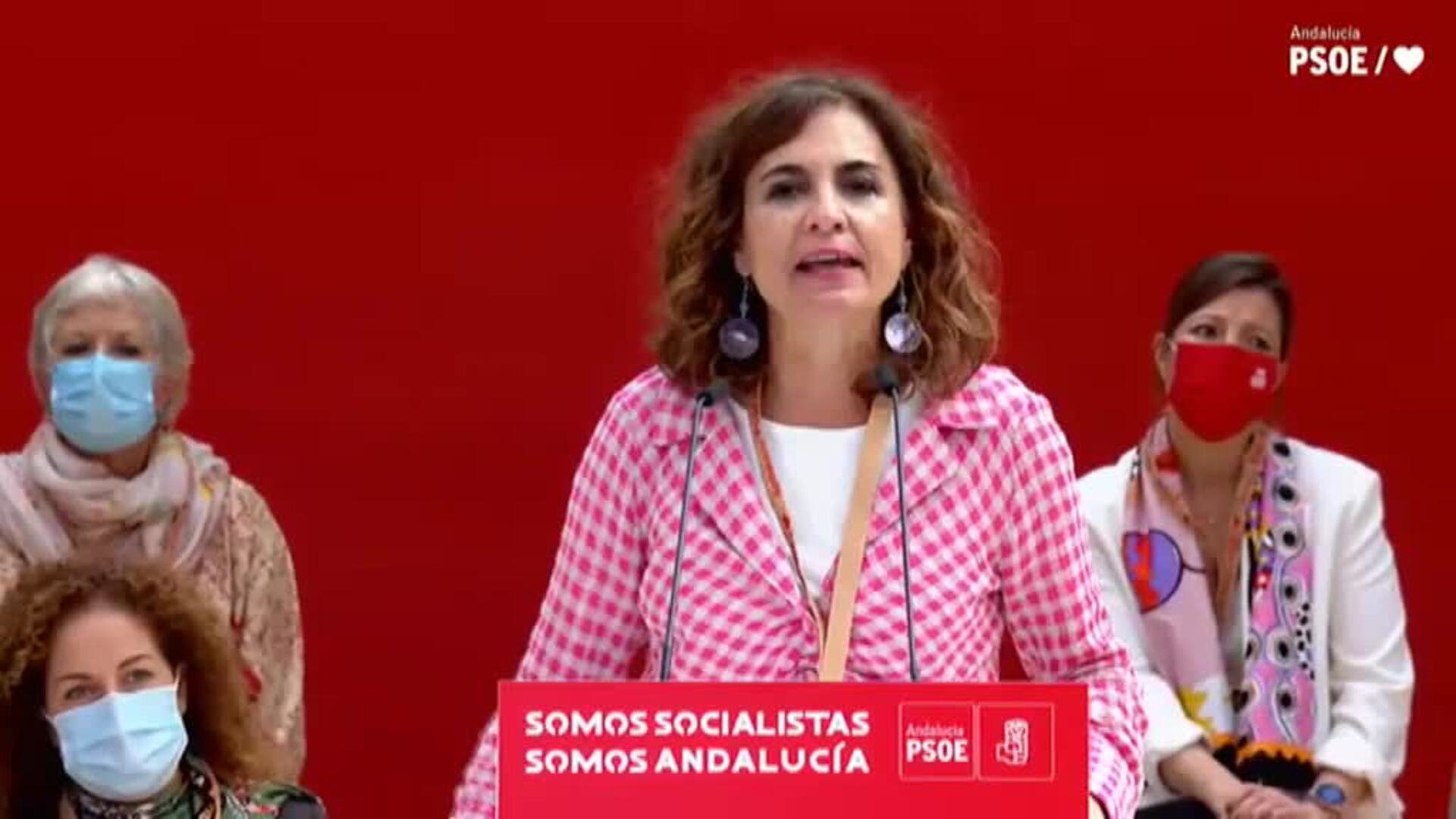 Montero: &quot;El lunes arreglo lo de las plusvalías&quot;