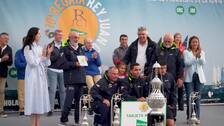 Entrega de premios de la regata en la que participan deportistas de once países