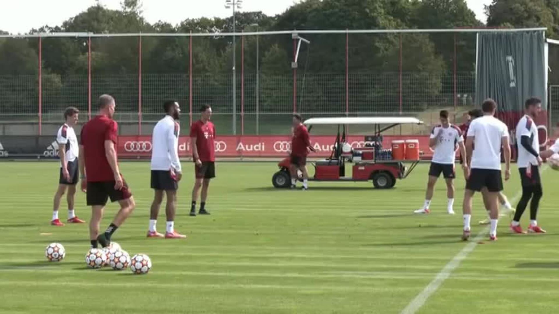 Último entrenamiento del Bayern antes de medirse mañana al Barça en Champions