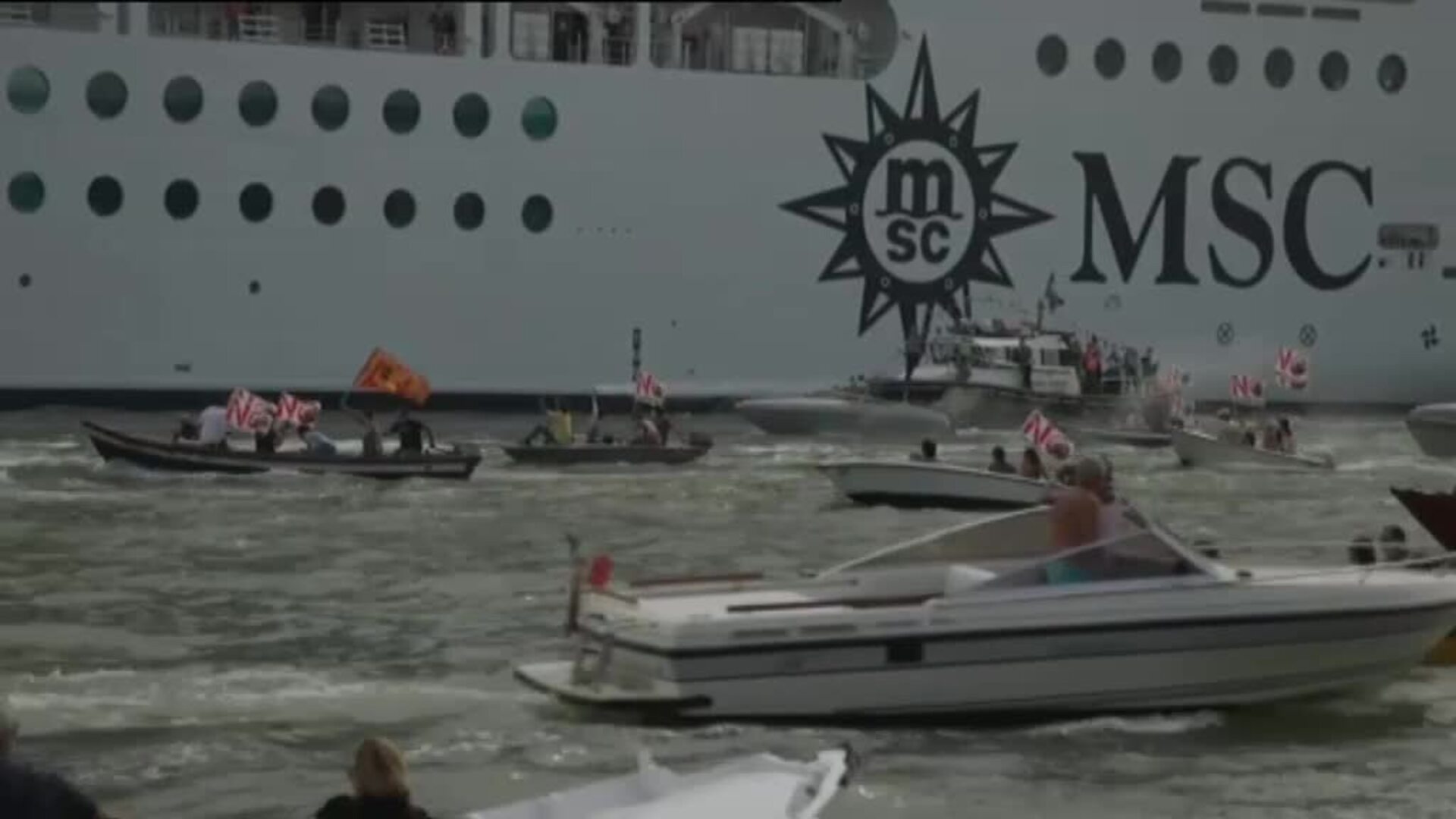 &quot;¡Fuera cruceros de la laguna!&quot;