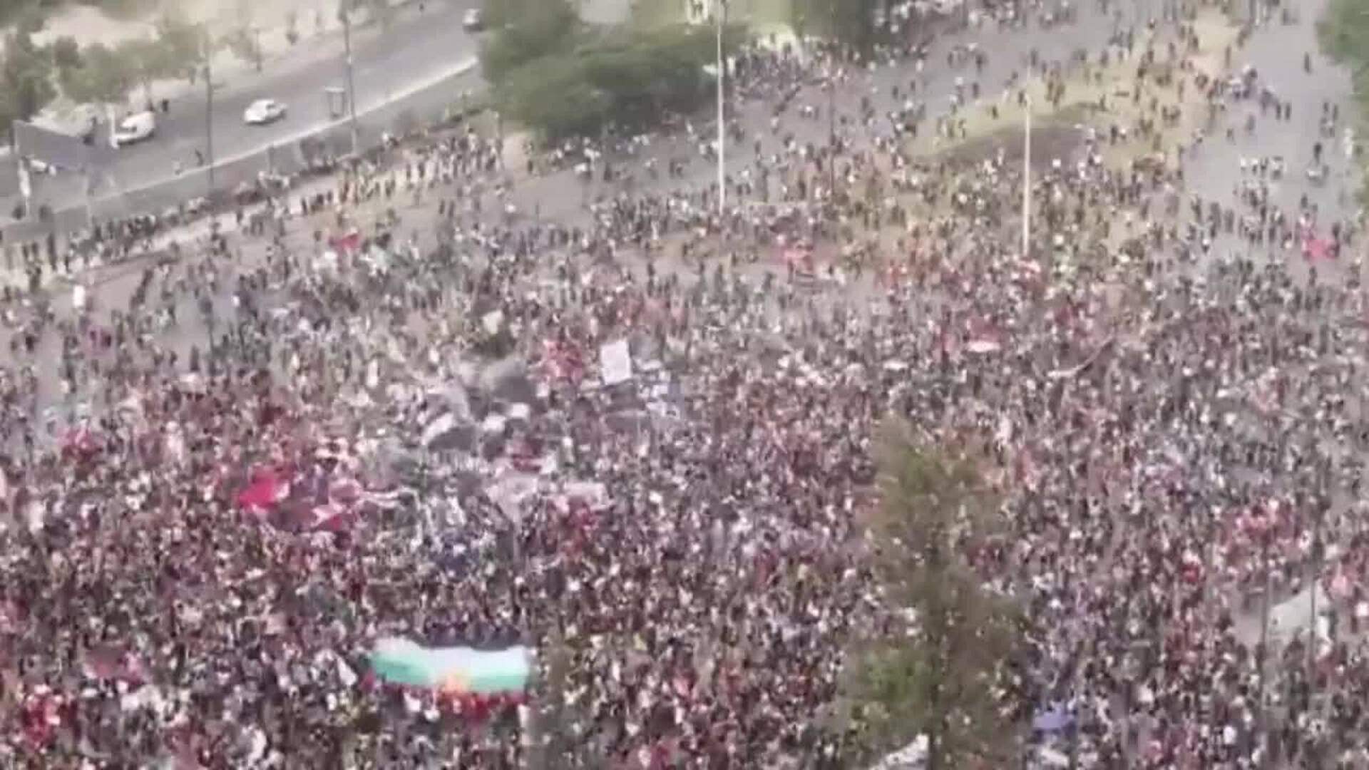 Miles de manifestantes se suman a &#039;La marcha más grande de Chile&#039;