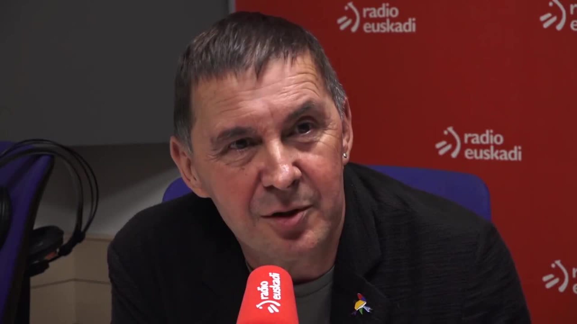Otegi ve &quot;la España monolingüe cada vez más conservadora&quot; frente a la plurilingüe de izquierdas