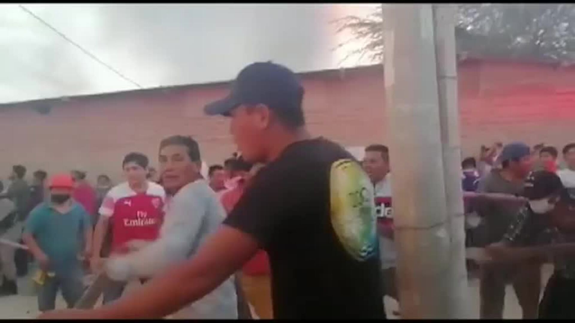 Un incendio arrasa decenas de viviendas en Perú