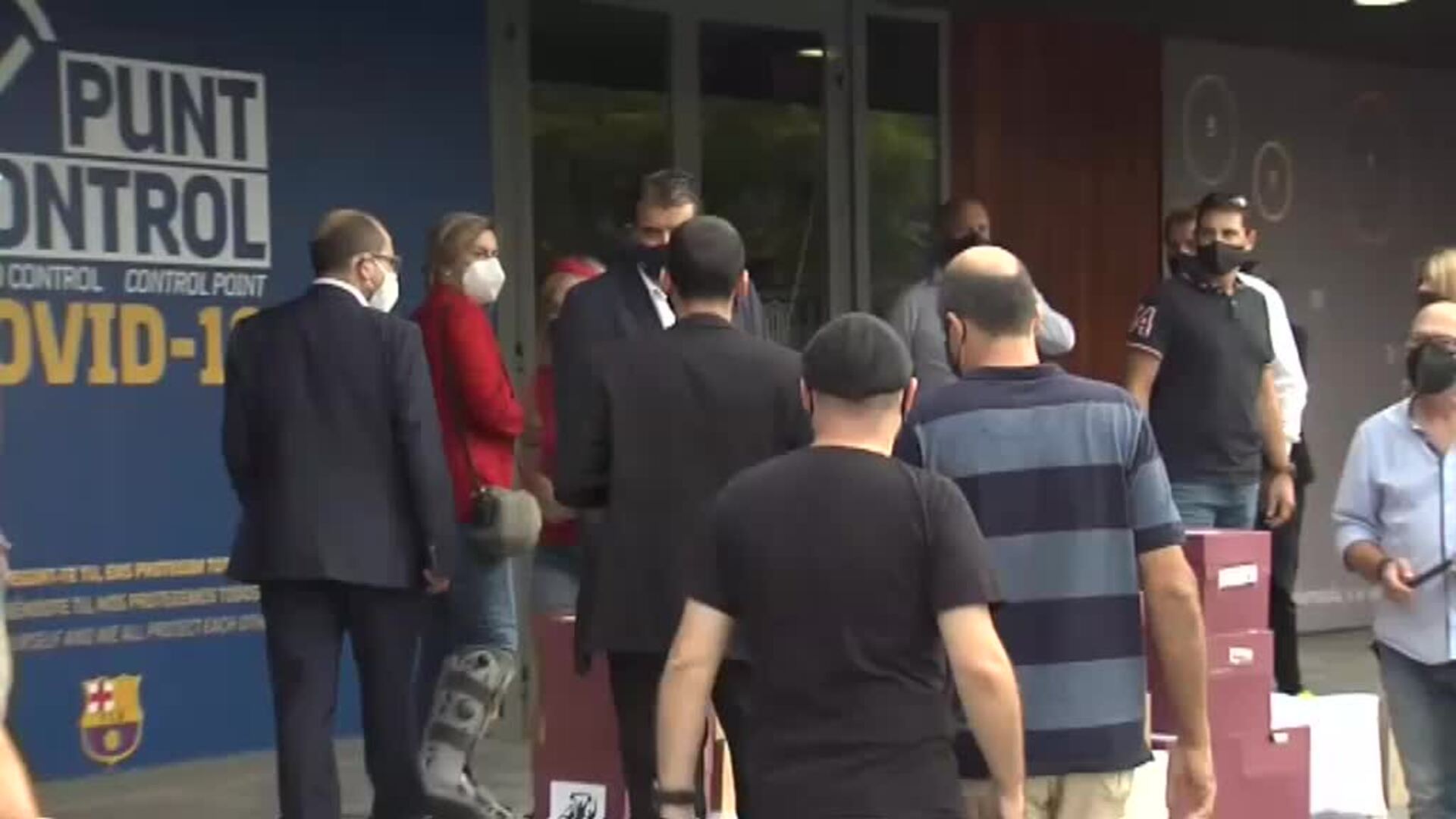 Més que una moció presenta en las oficinas del Barça 20.731 firmas contra Bartomeu